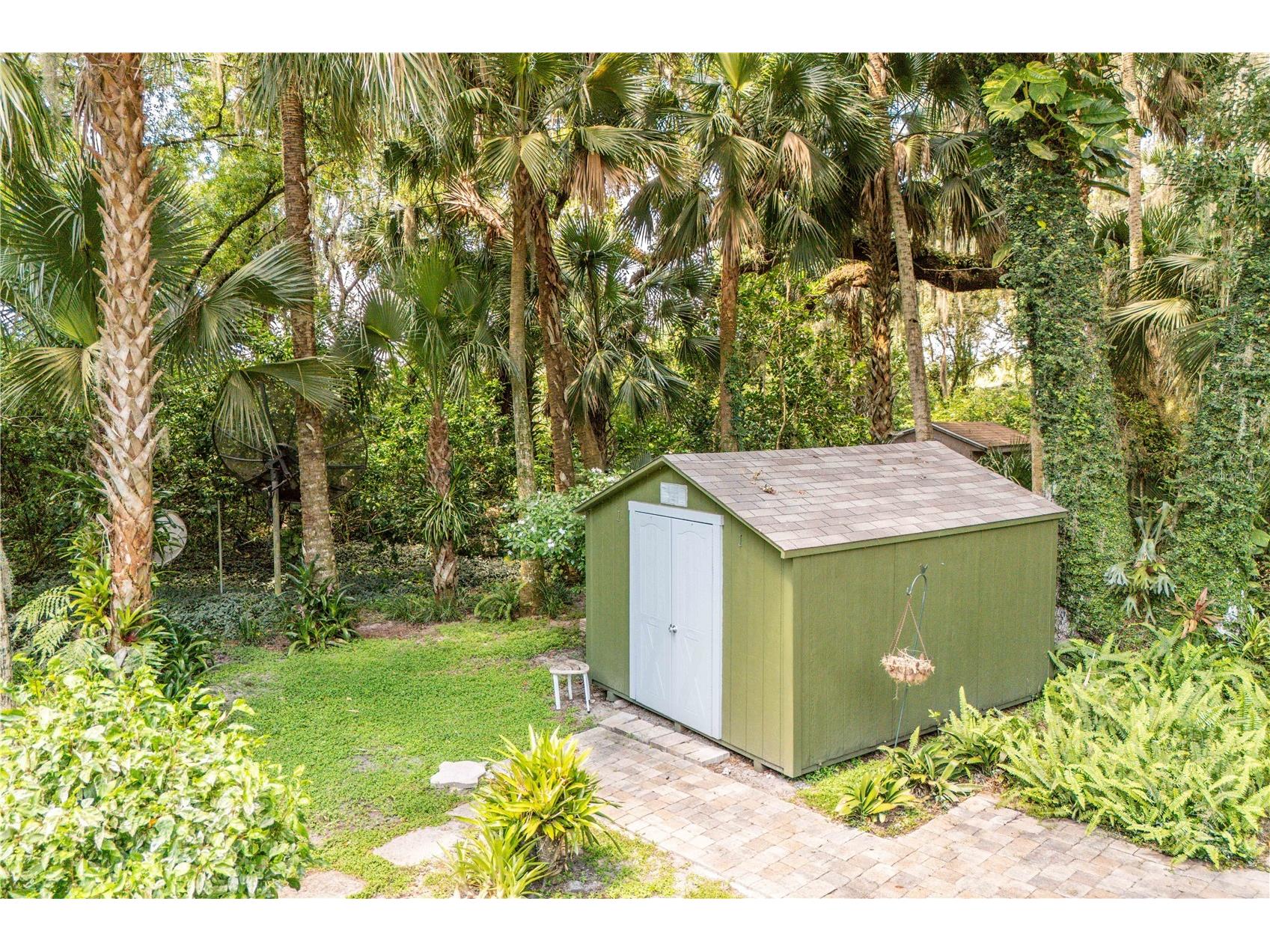 16720 Beauclaire Ct Tavares FL 32778 - HARRIS CHAIN OF LAKES G5113762 image38