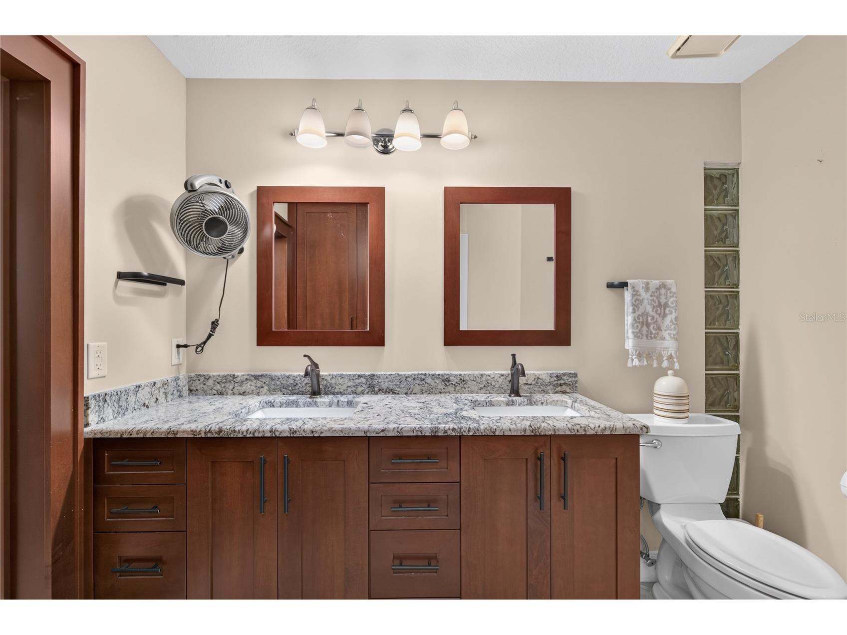 16720 Beauclaire Ct Tavares FL 32778 - HARRIS CHAIN OF LAKES G5113762 image8