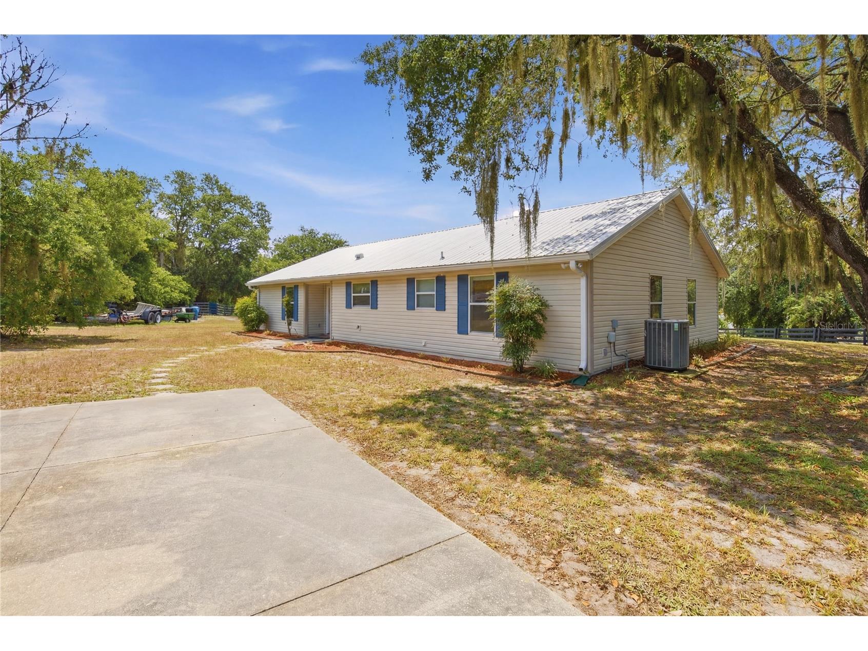 16723 SE 173rd Terrace Road Weirsdale FL 32195 - No name O6416233 image35