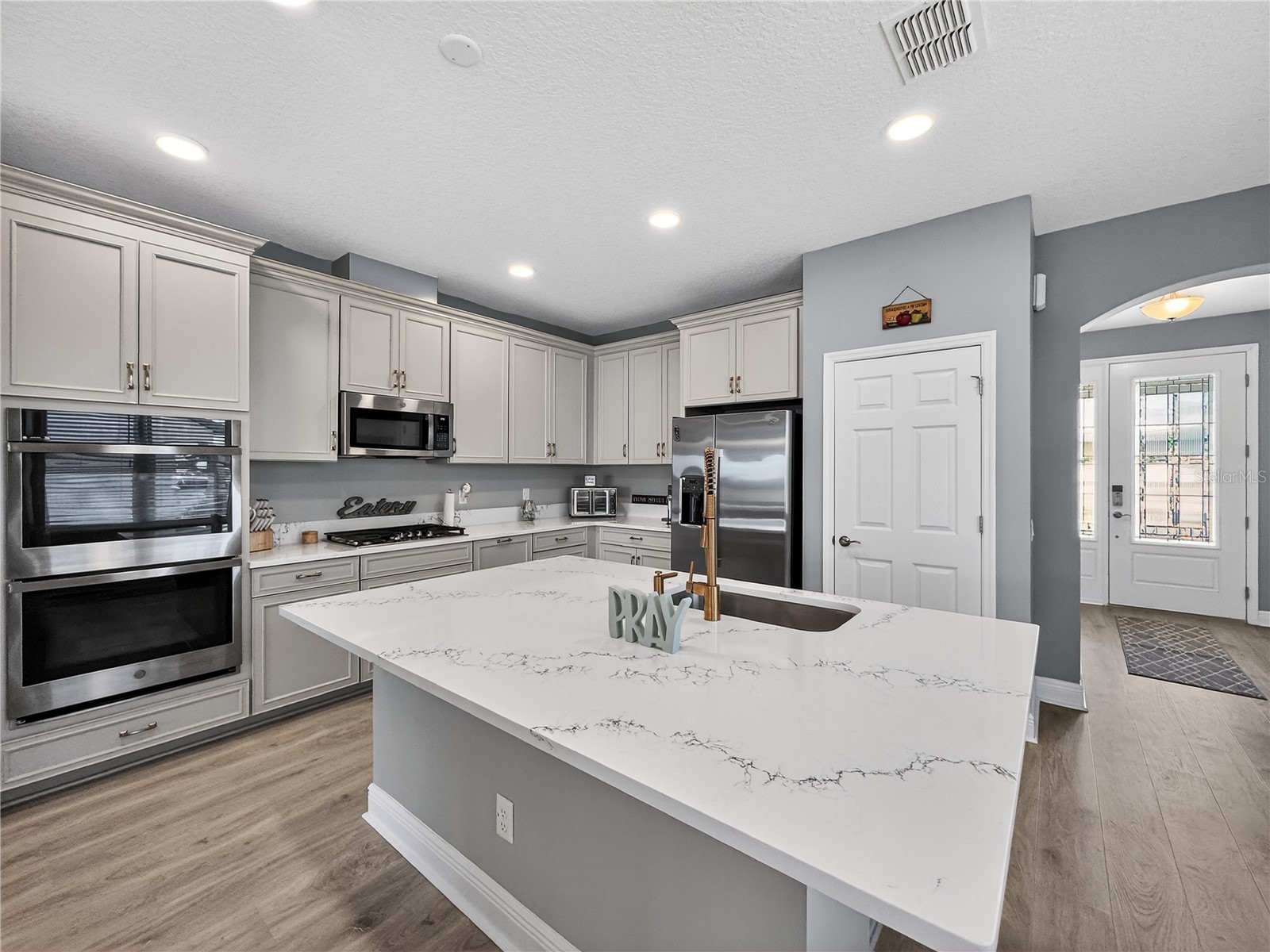 1673 Suttonset Trail Zephyrhills FL 33541 O6384771 image8
