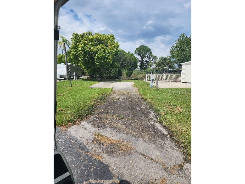 1674 University Parkway Sarasota FL 34243 A4617354 image1