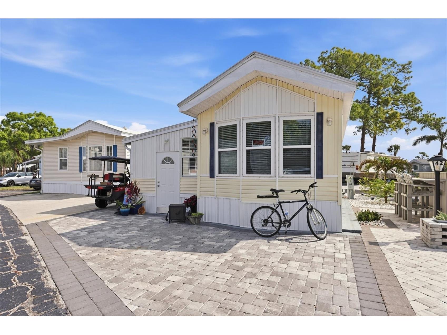 1674 University Pkwy #41 Sarasota FL 34243 A4687957 image1