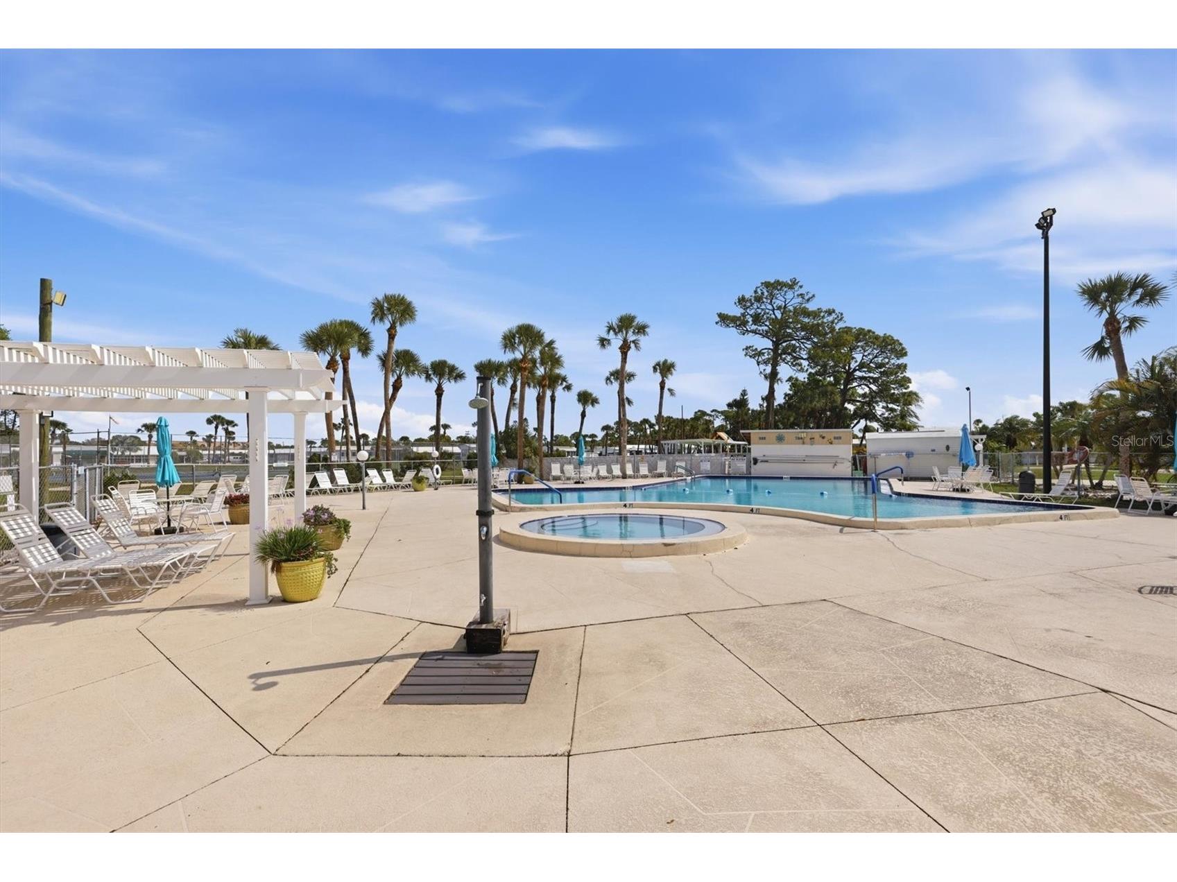 1674 University Pkwy #41 Sarasota FL 34243 A4687957 image26