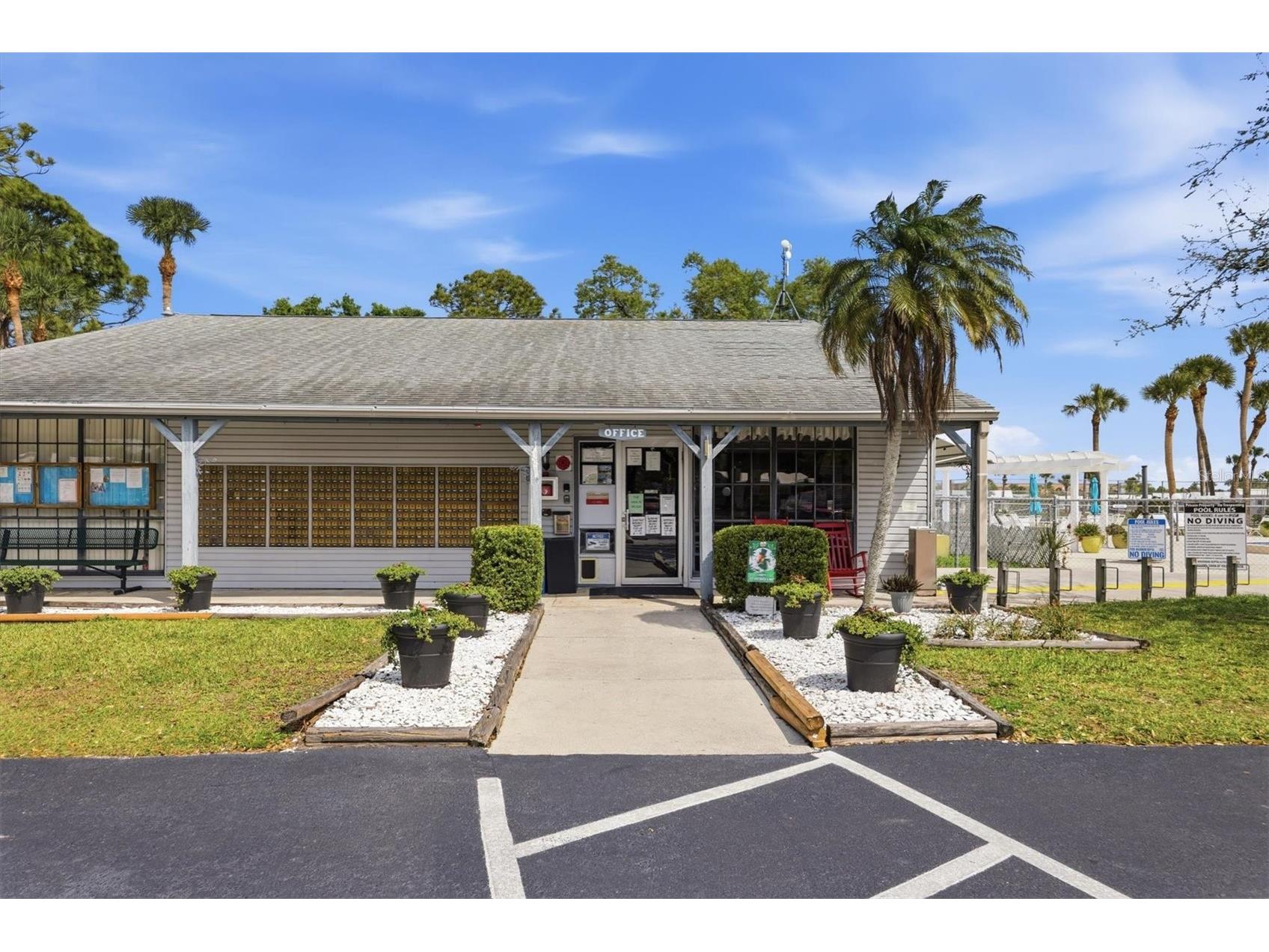 1674 University Pkwy #41 Sarasota FL 34243 A4687957 image32