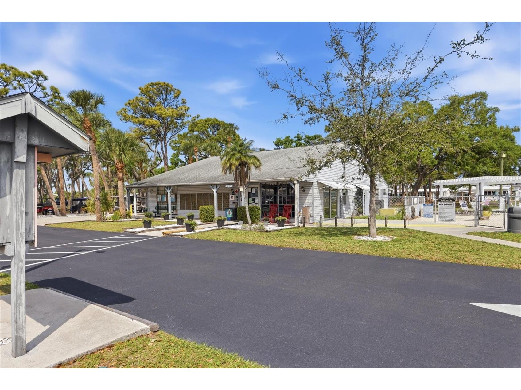 1674 University Pkwy #41 Sarasota FL 34243 A4687957 image33