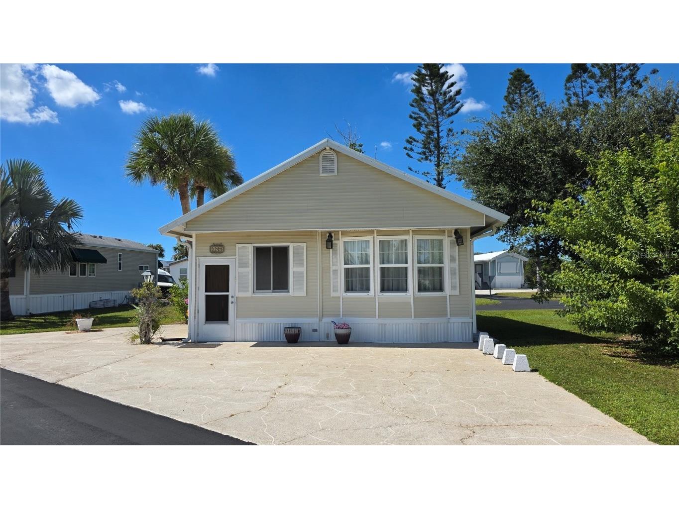 1674 University Pkwy Lot 159 Sarasota FL 34243 A4673288 image1