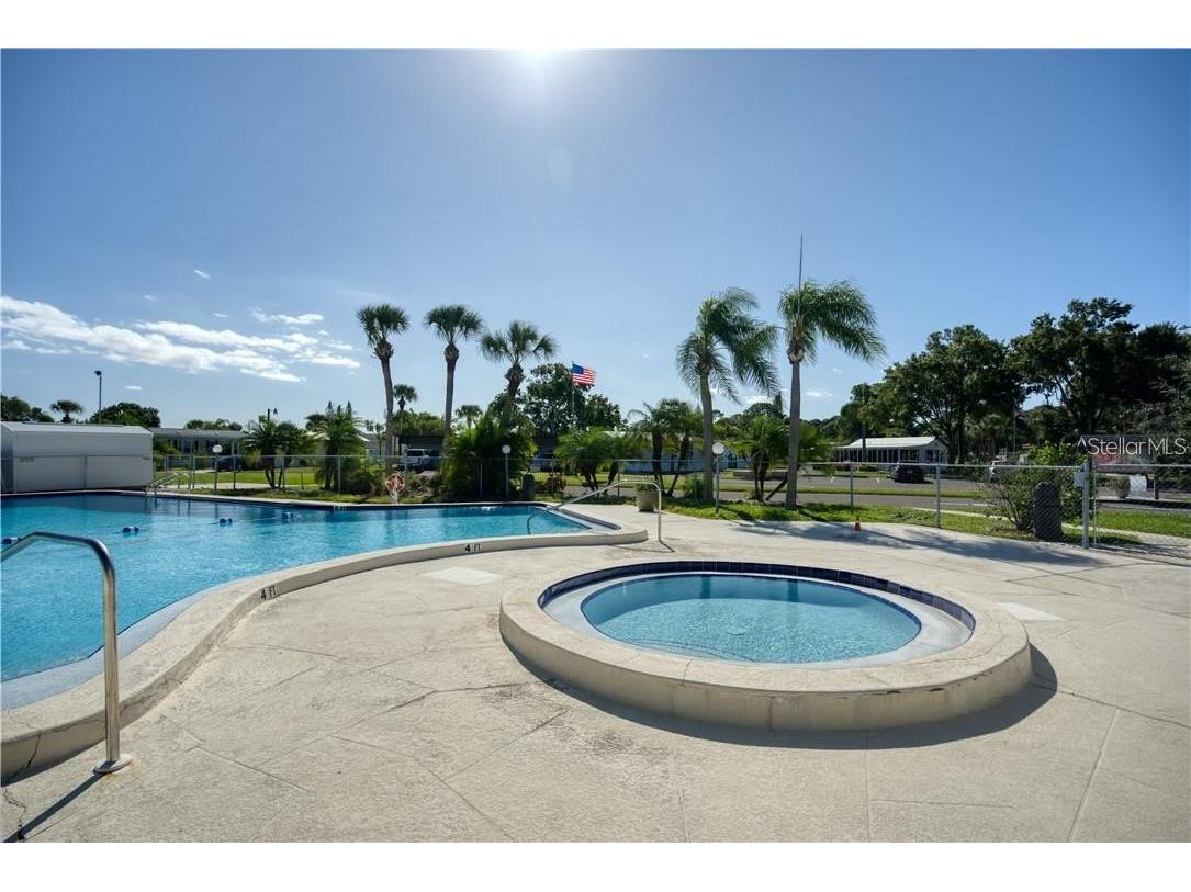 1674 University Pkwy Lot 159 Sarasota FL 34243 A4673288 image30