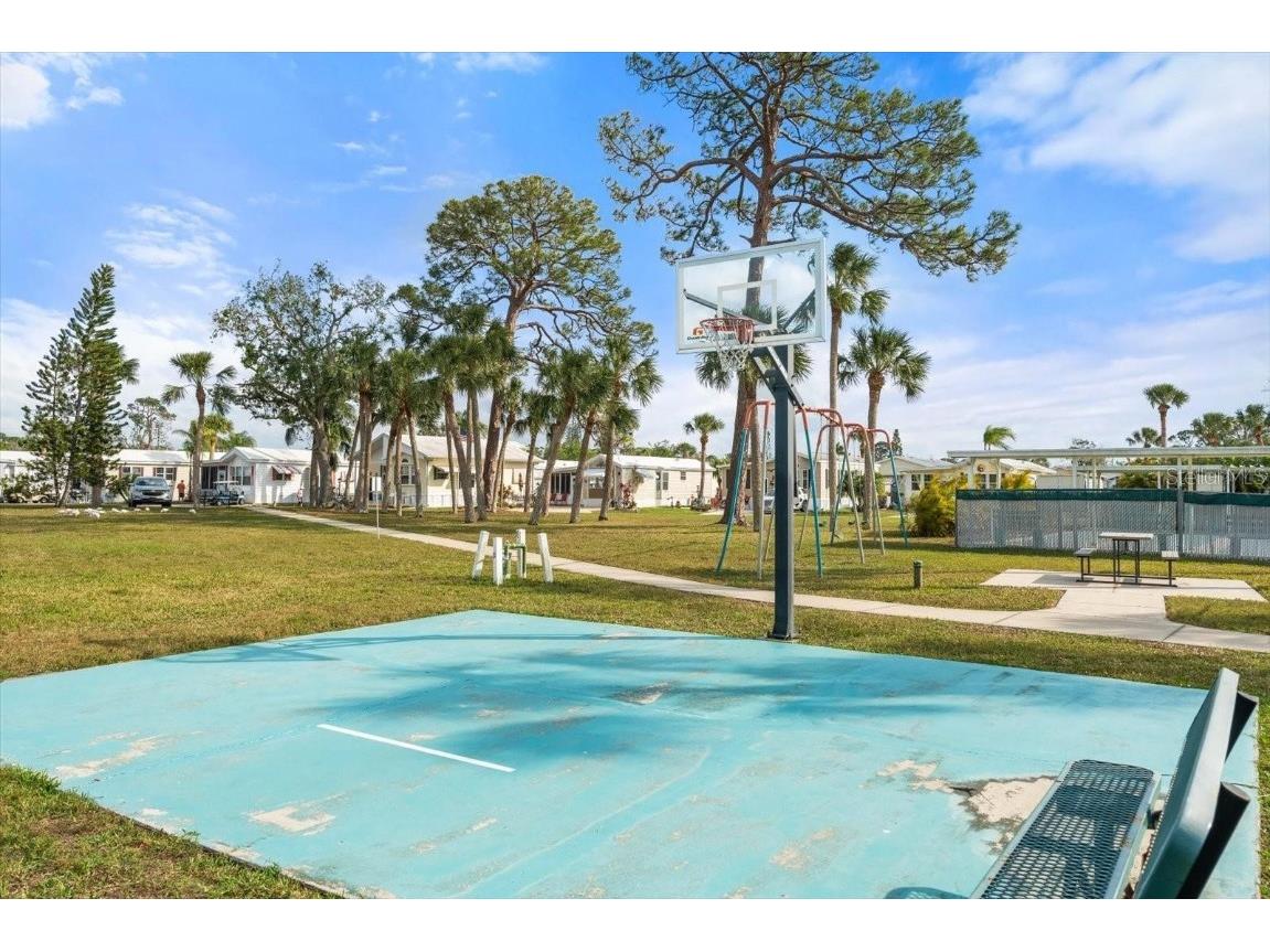 1674 University Pkwy Lot 159 Sarasota FL 34243 A4673288 image33