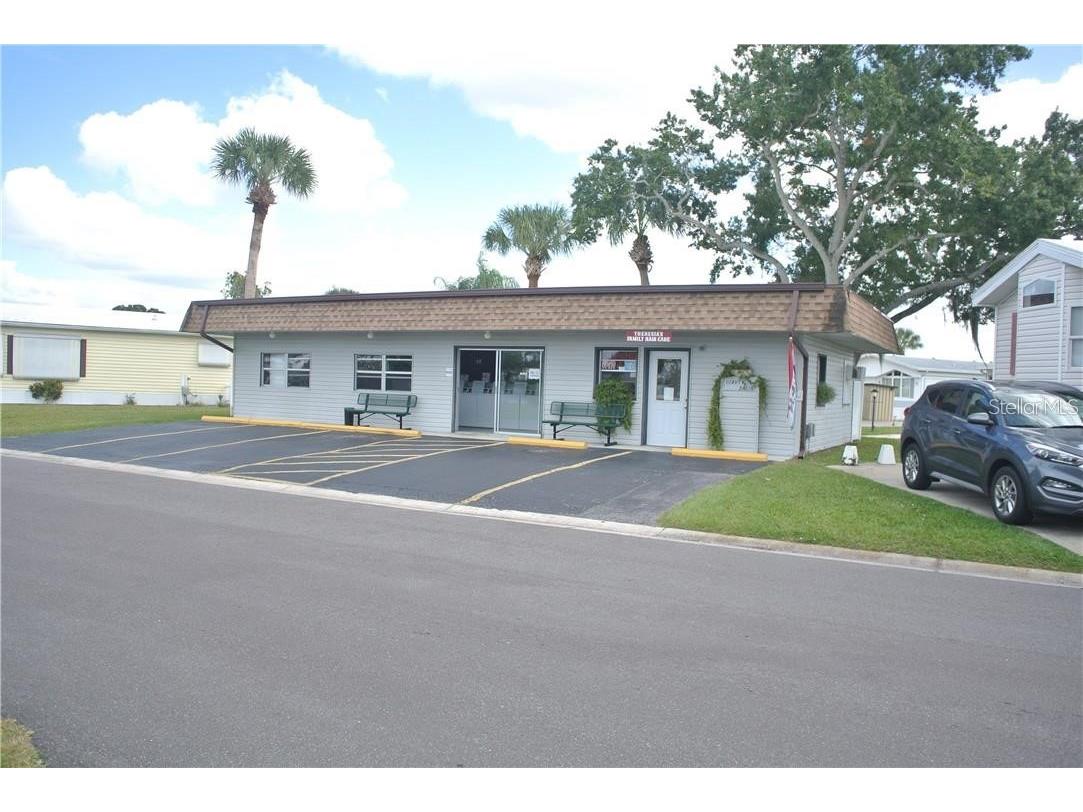 1674 University Pkwy Lot 159 Sarasota FL 34243 A4673288 image42