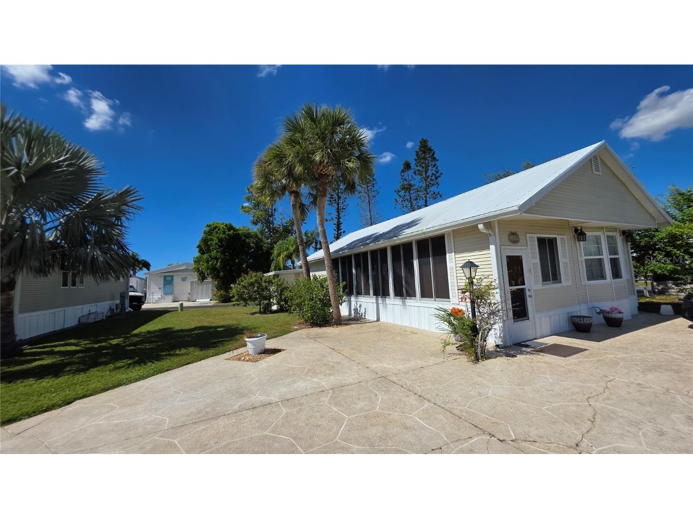 1674 University Pkwy Lot 159 Sarasota FL 34243 A4673288 image5