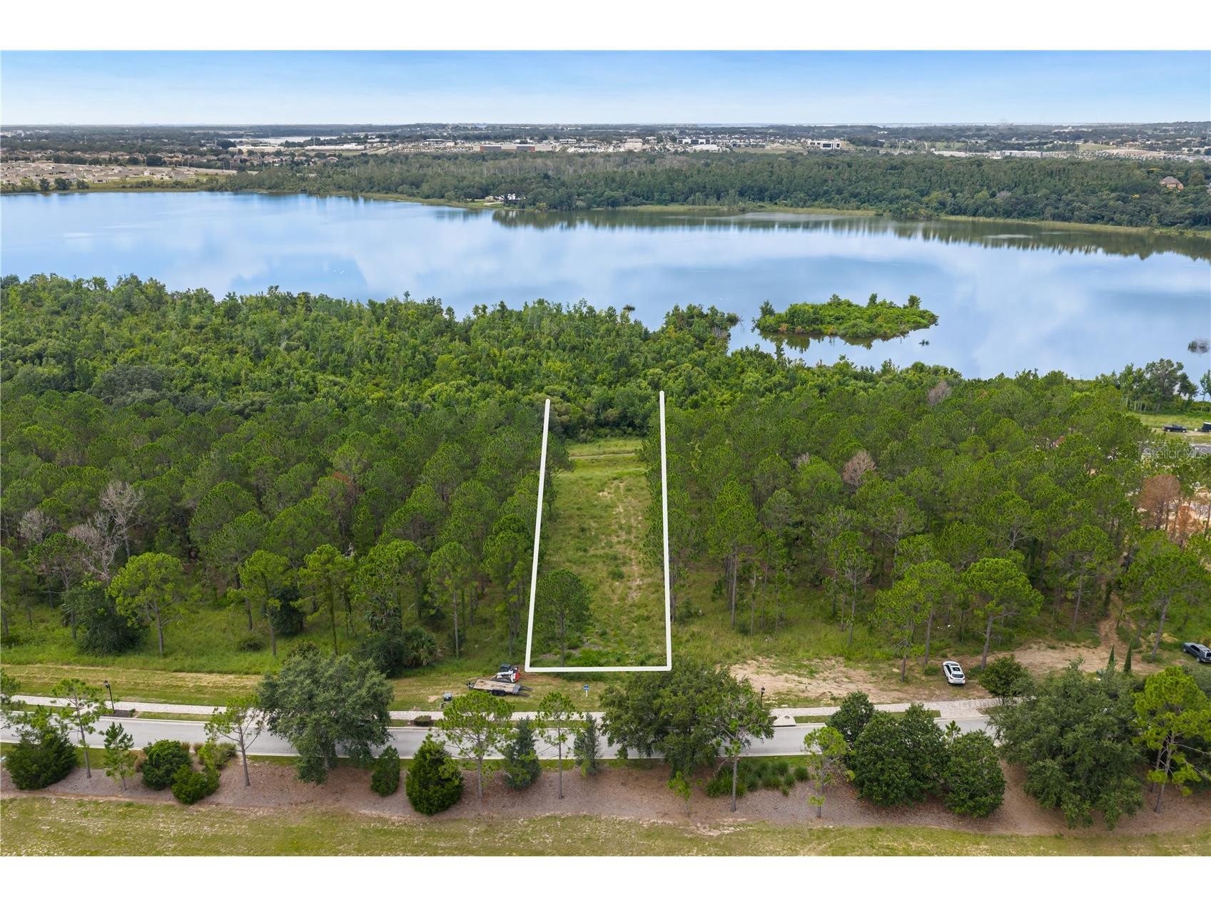16744 Artimino Loop Montverde FL 34756 - LAKE APOPKA G5090357 image1