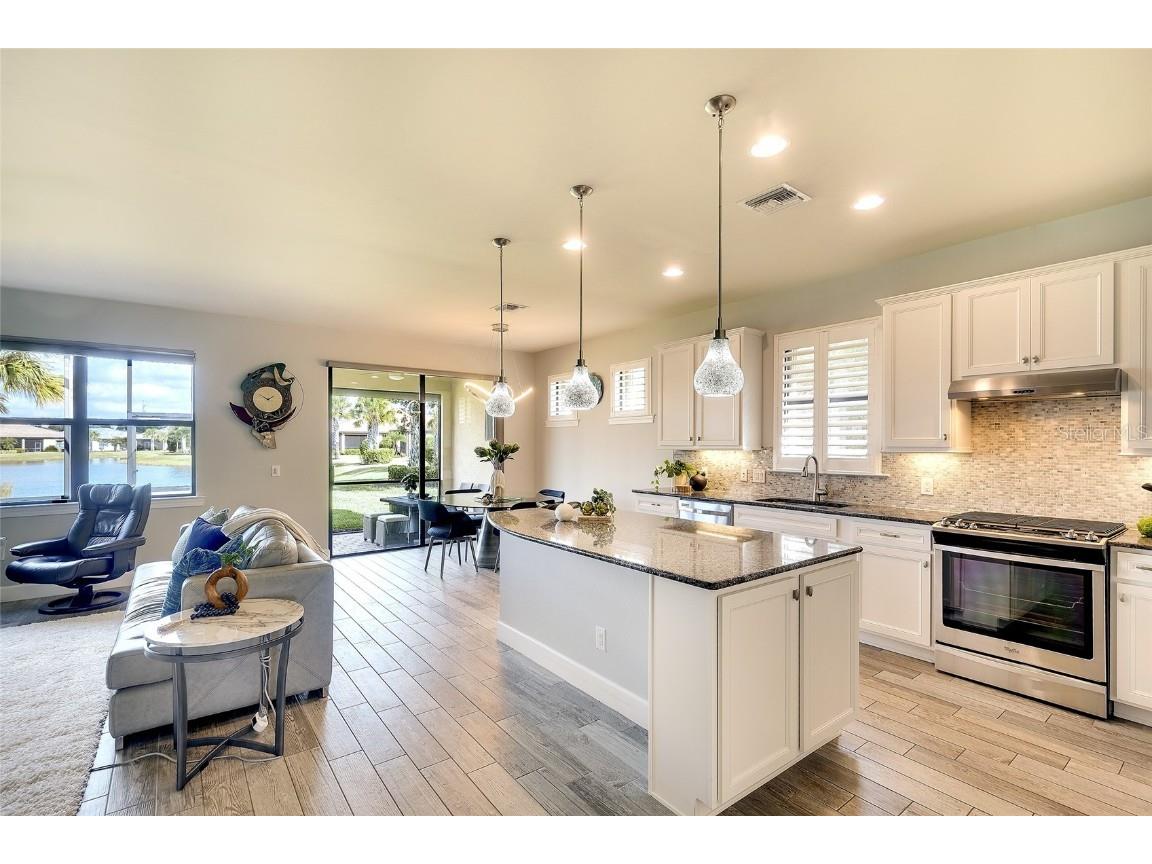 16745 Ellsworth Avenue Bradenton FL 34202 A4671346 image10