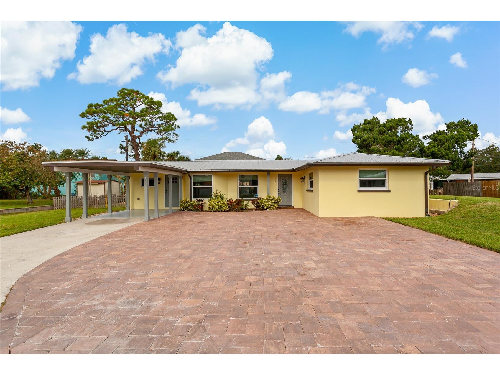 1675 Blakemore Lane Sarasota FL 34231 A4689240 image1