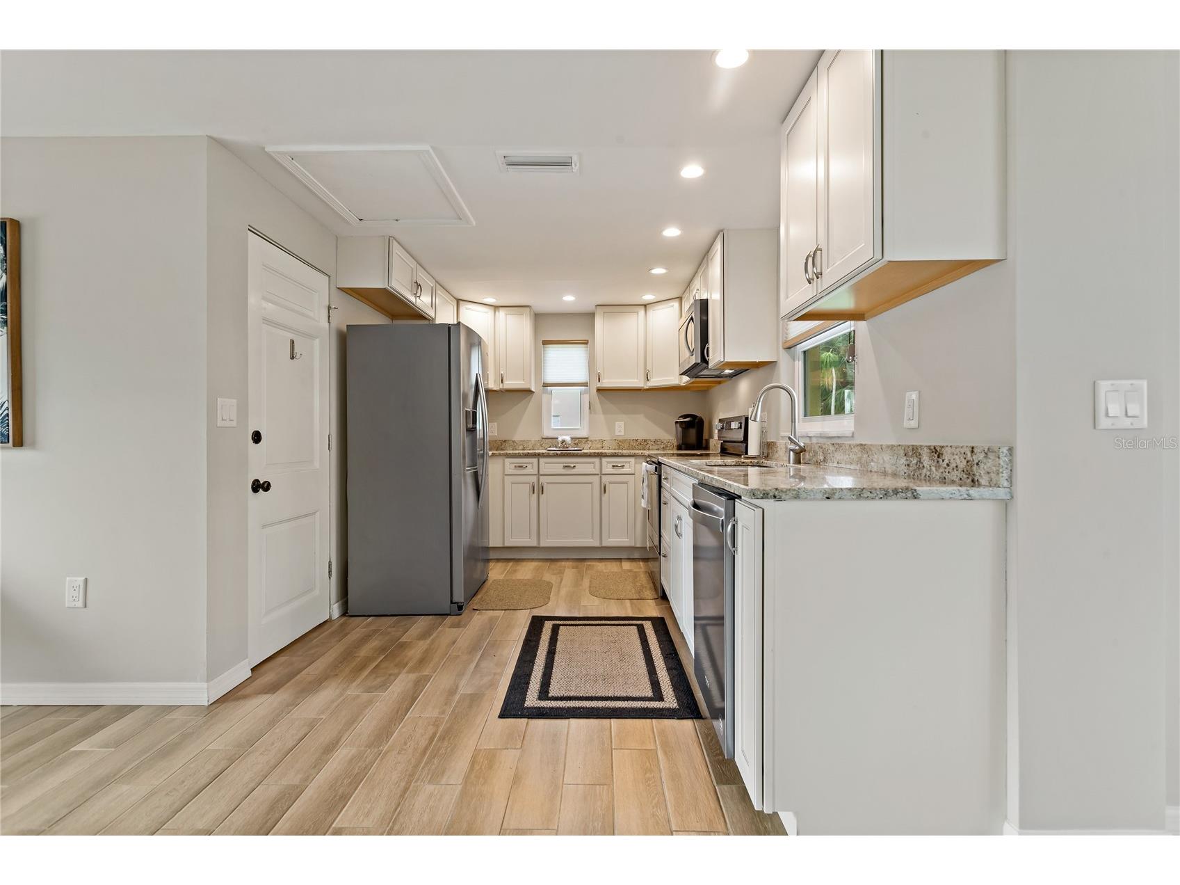 1675 Blakemore Lane Sarasota FL 34231 A4689240 image11