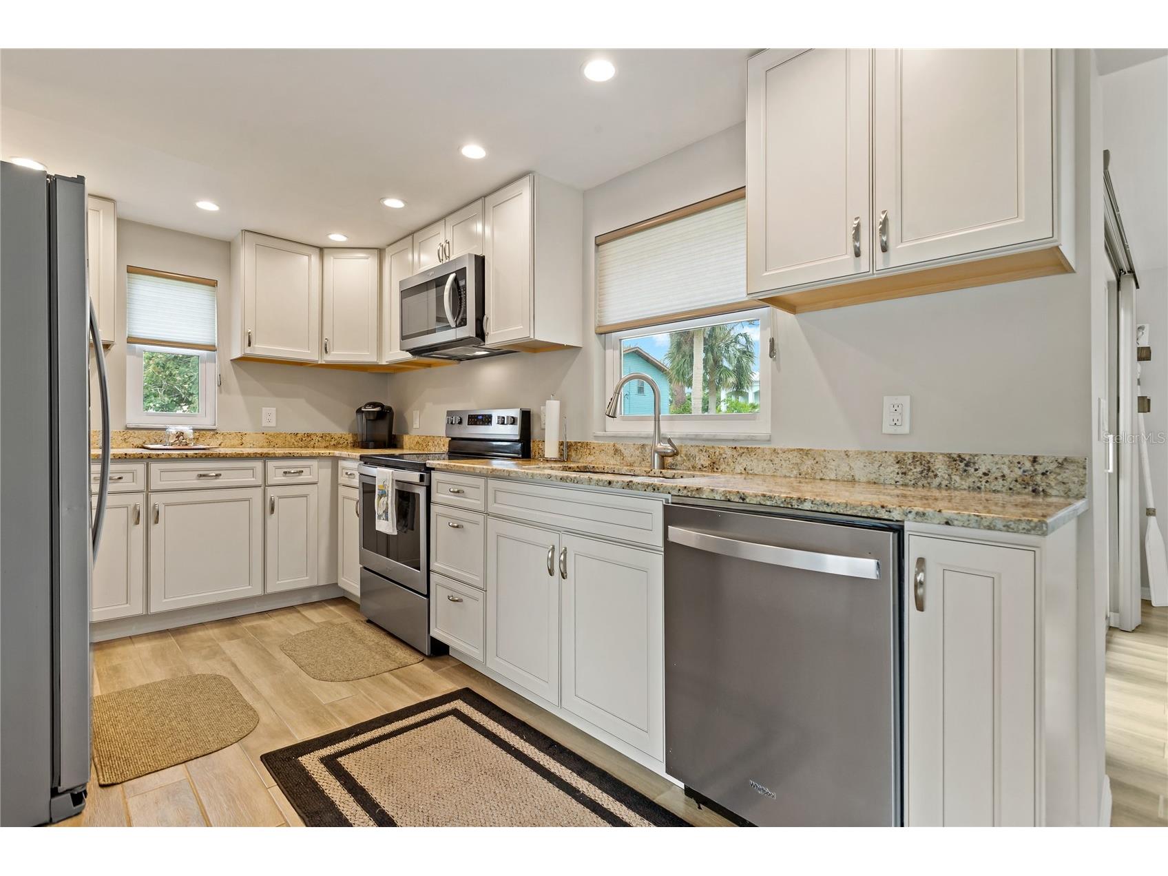 1675 Blakemore Lane Sarasota FL 34231 A4689240 image12