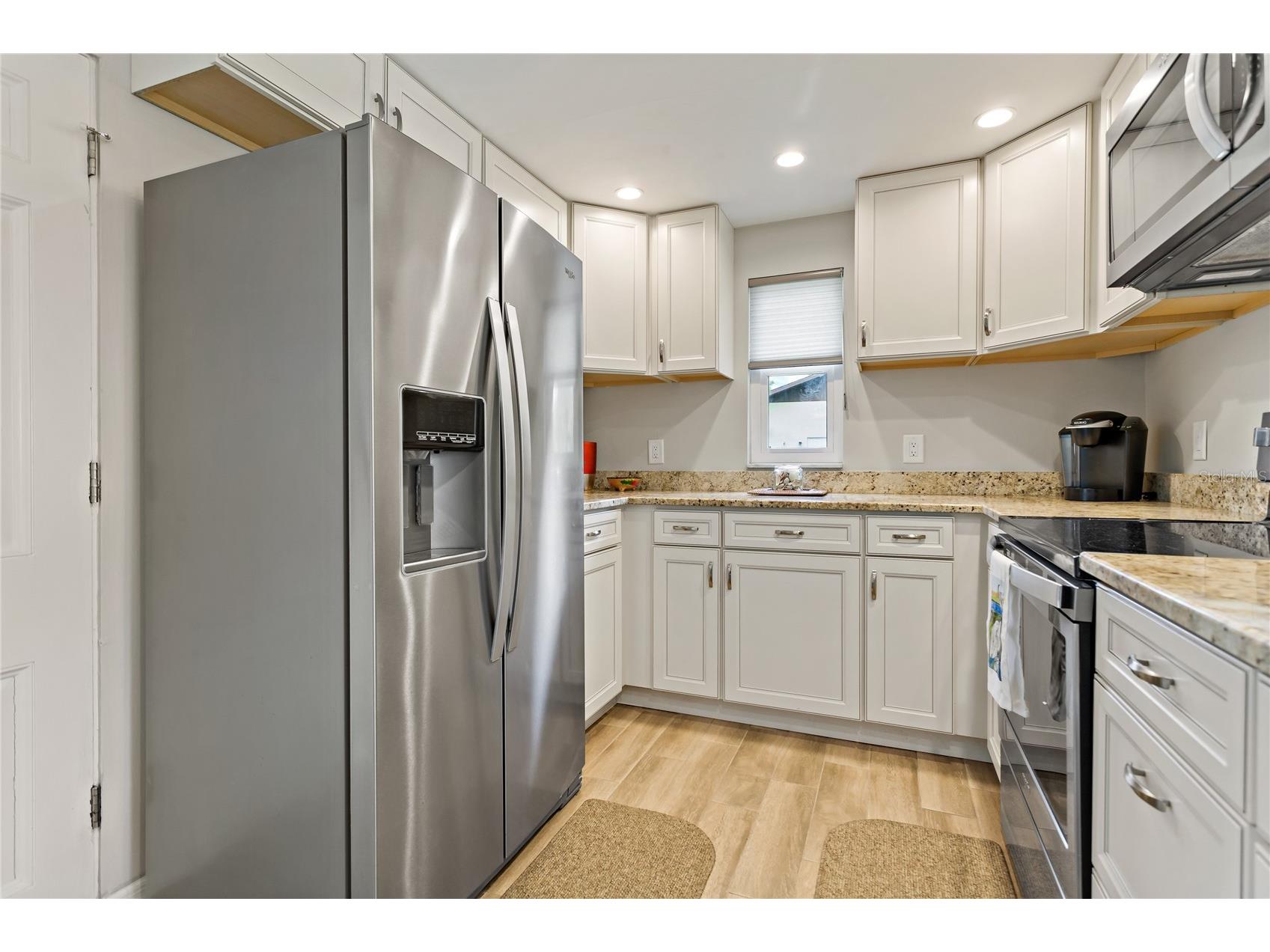 1675 Blakemore Lane Sarasota FL 34231 A4689240 image13