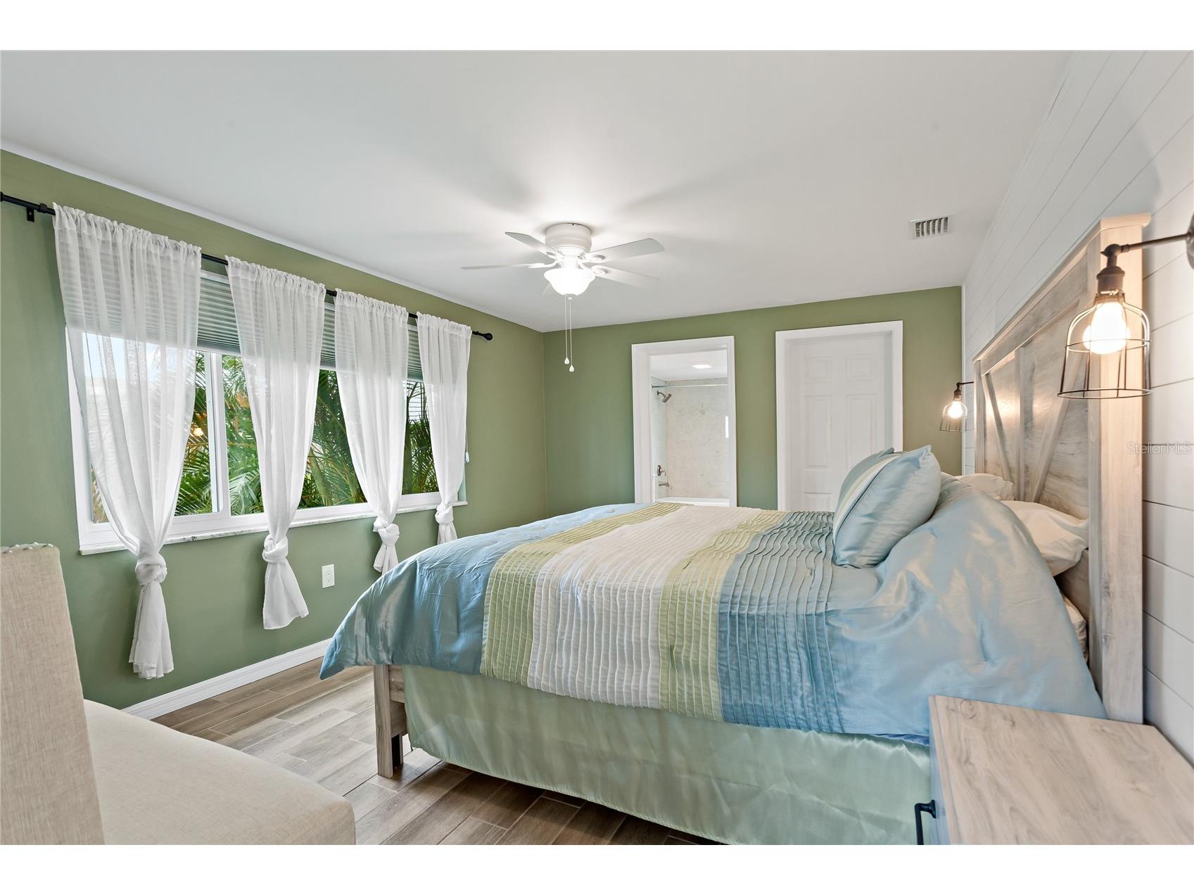 1675 Blakemore Lane Sarasota FL 34231 A4689240 image18
