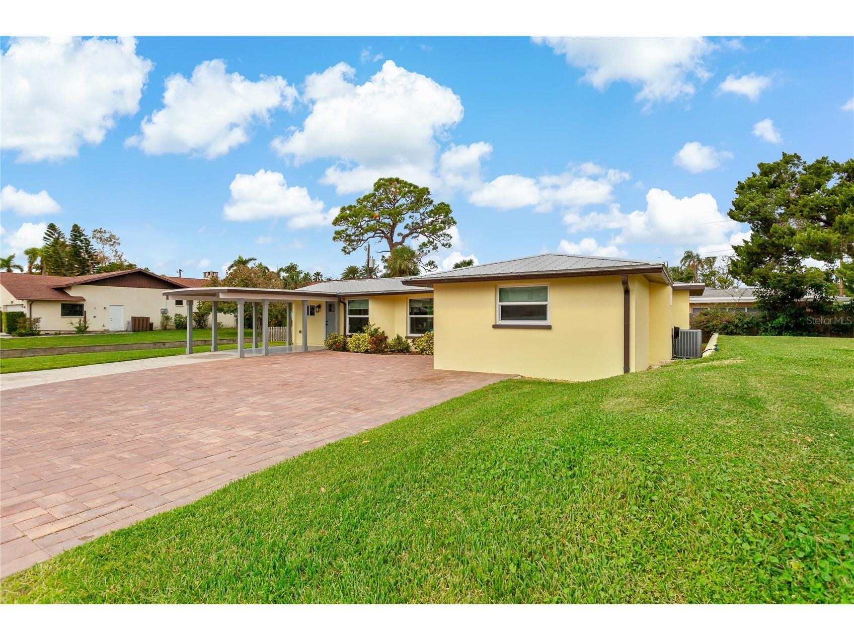 1675 Blakemore Lane Sarasota FL 34231 A4689240 image35