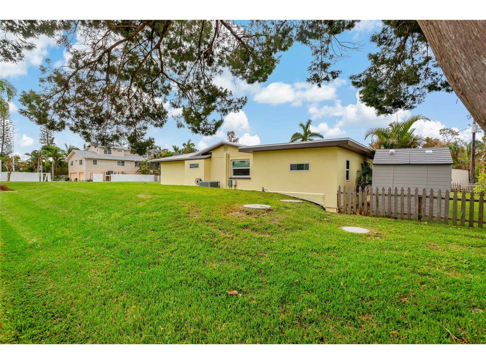 1675 Blakemore Lane Sarasota FL 34231 A4689240 image37