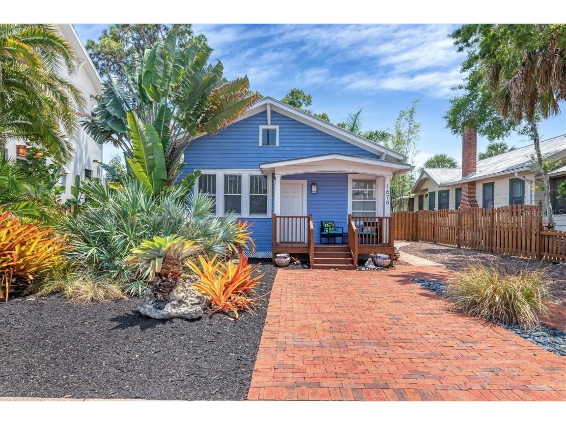 1676 Oak Street Sarasota FL 34236 A4537222 image1