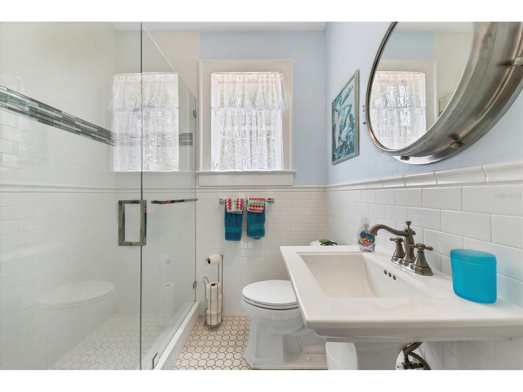 1676 Oak Street Sarasota FL 34236 A4692850 image18