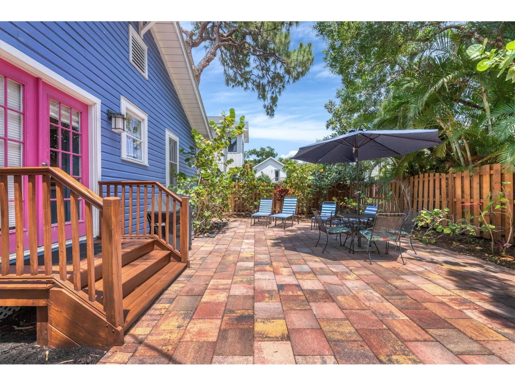 1676 Oak Street Sarasota FL 34236 A4692850 image21