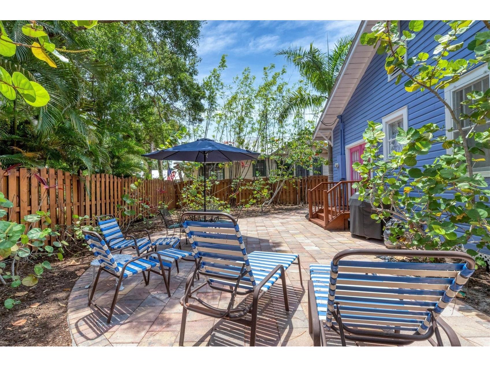 1676 Oak Street Sarasota FL 34236 A4692850 image23
