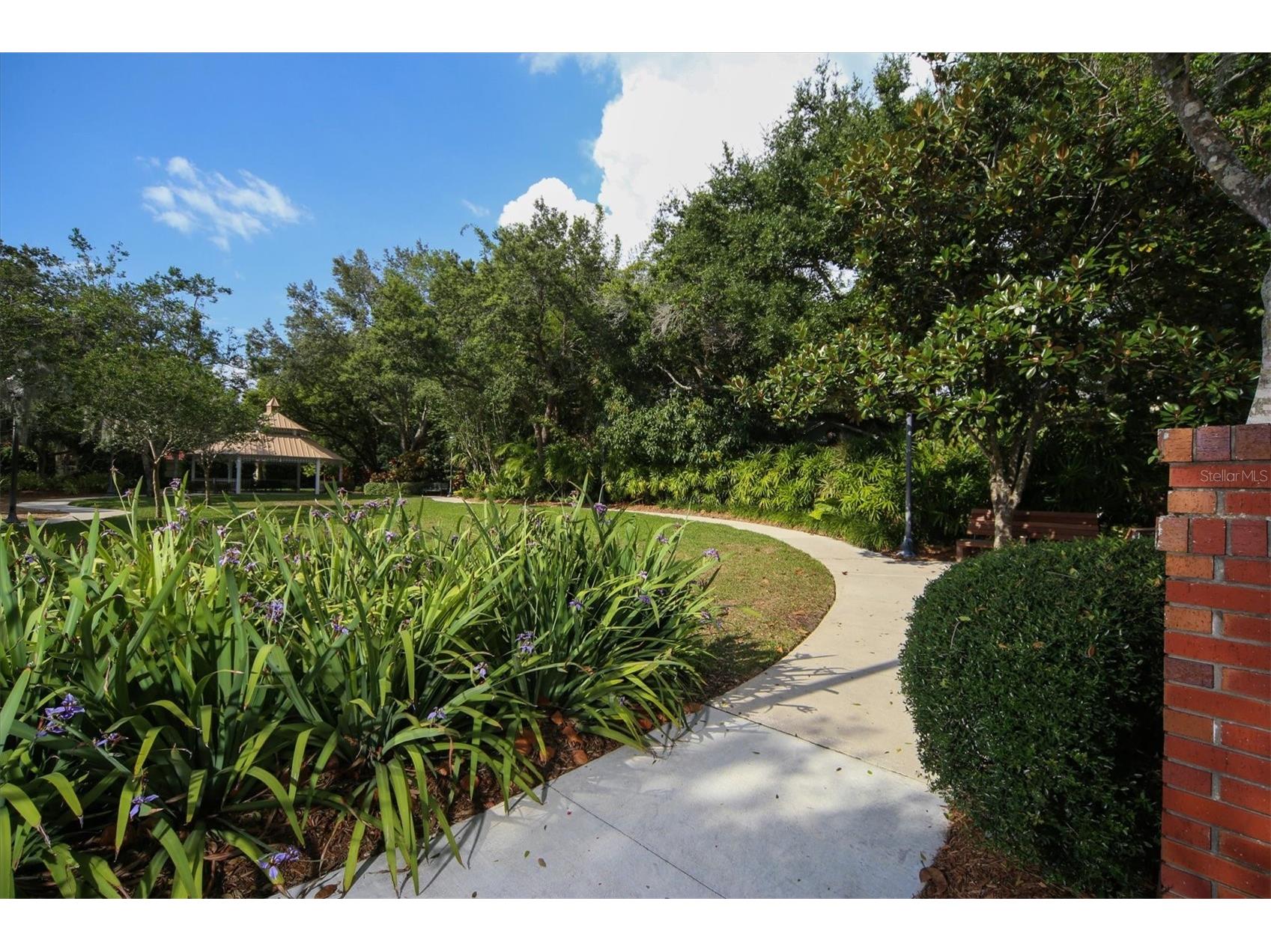 1676 Oak Street Sarasota FL 34236 A4692850 image26