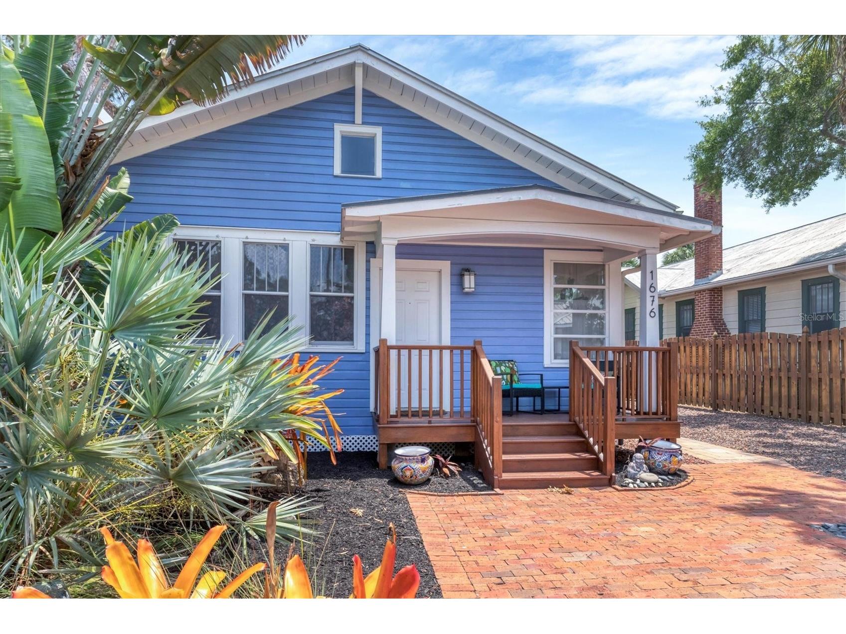 1676 Oak Street Sarasota FL 34236 A4692850 image3