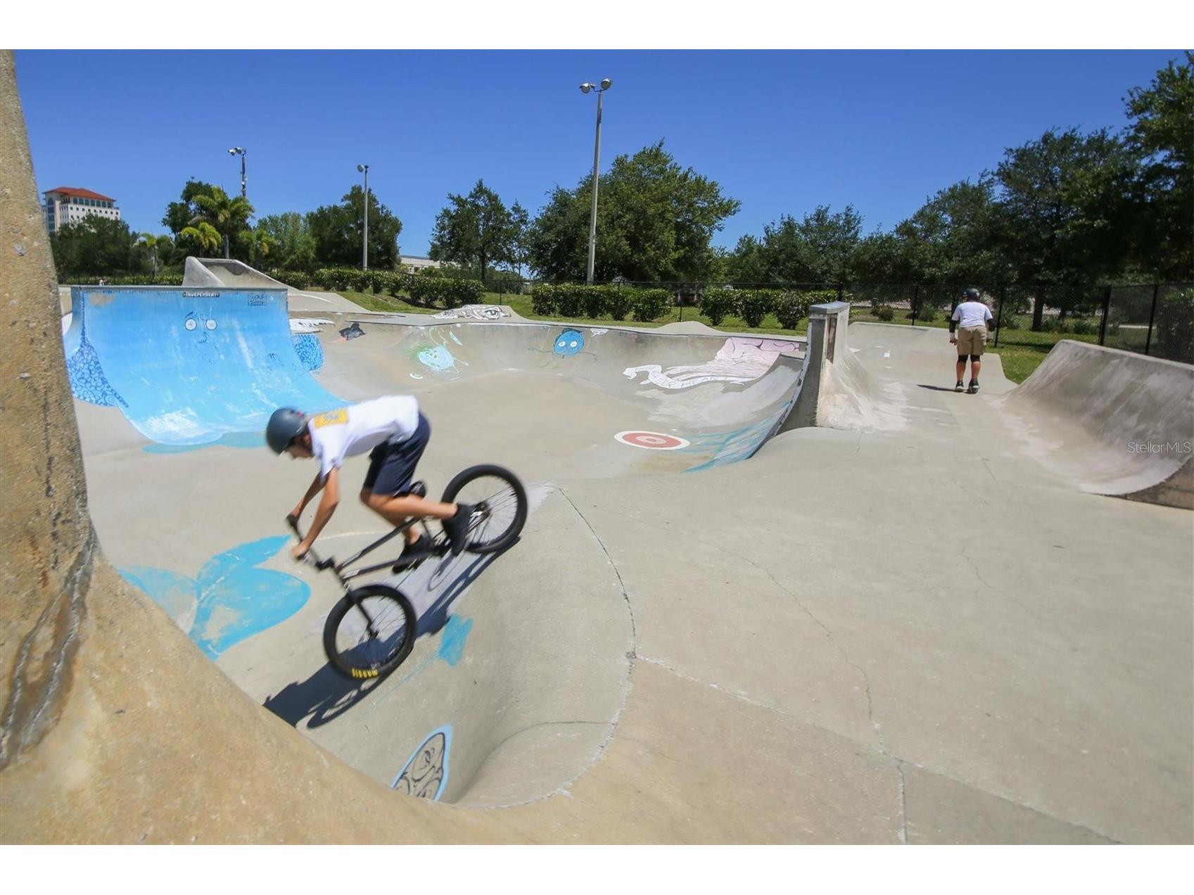 1676 Oak Street Sarasota FL 34236 A4692850 image38
