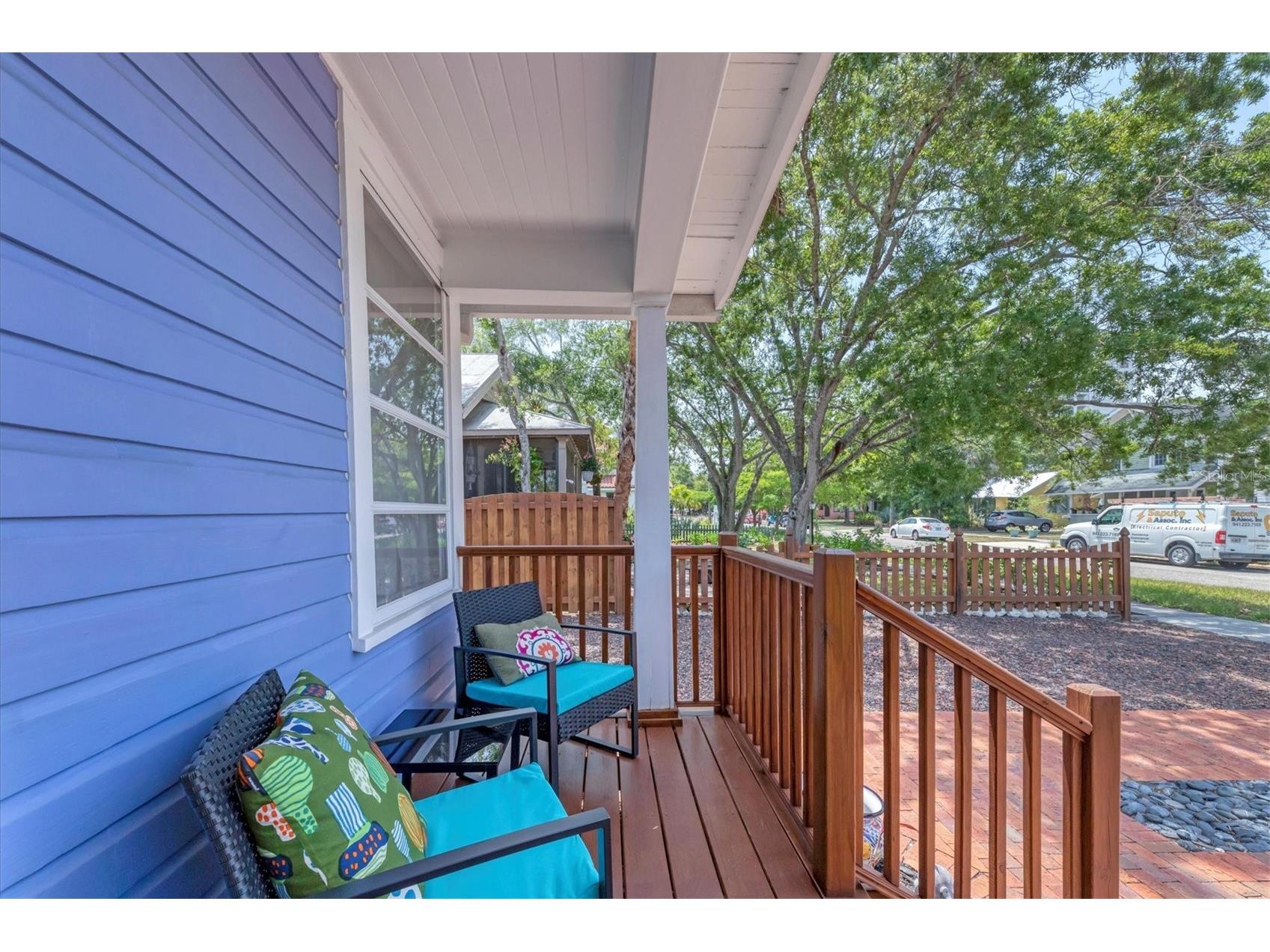 1676 Oak Street Sarasota FL 34236 A4692850 image4