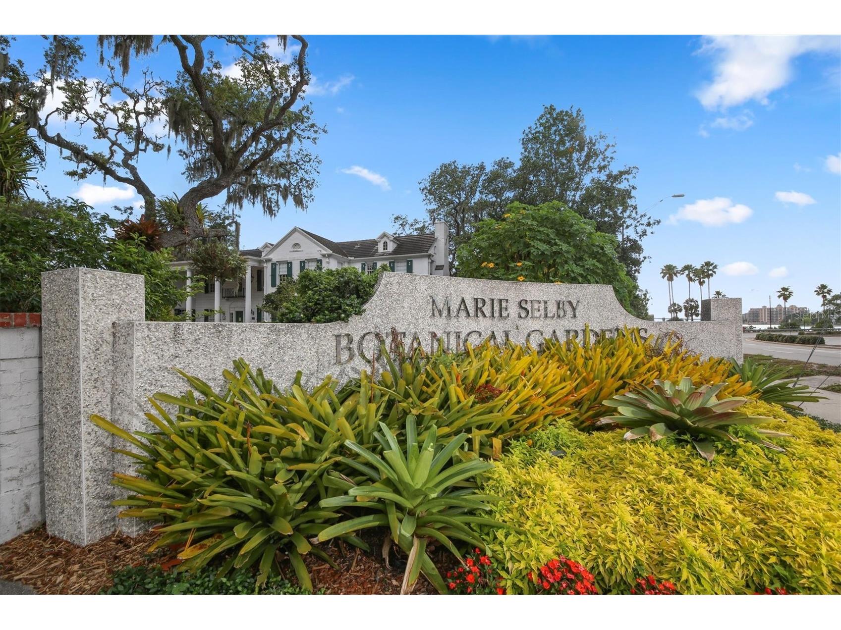 1676 Oak Street Sarasota FL 34236 A4692850 image41