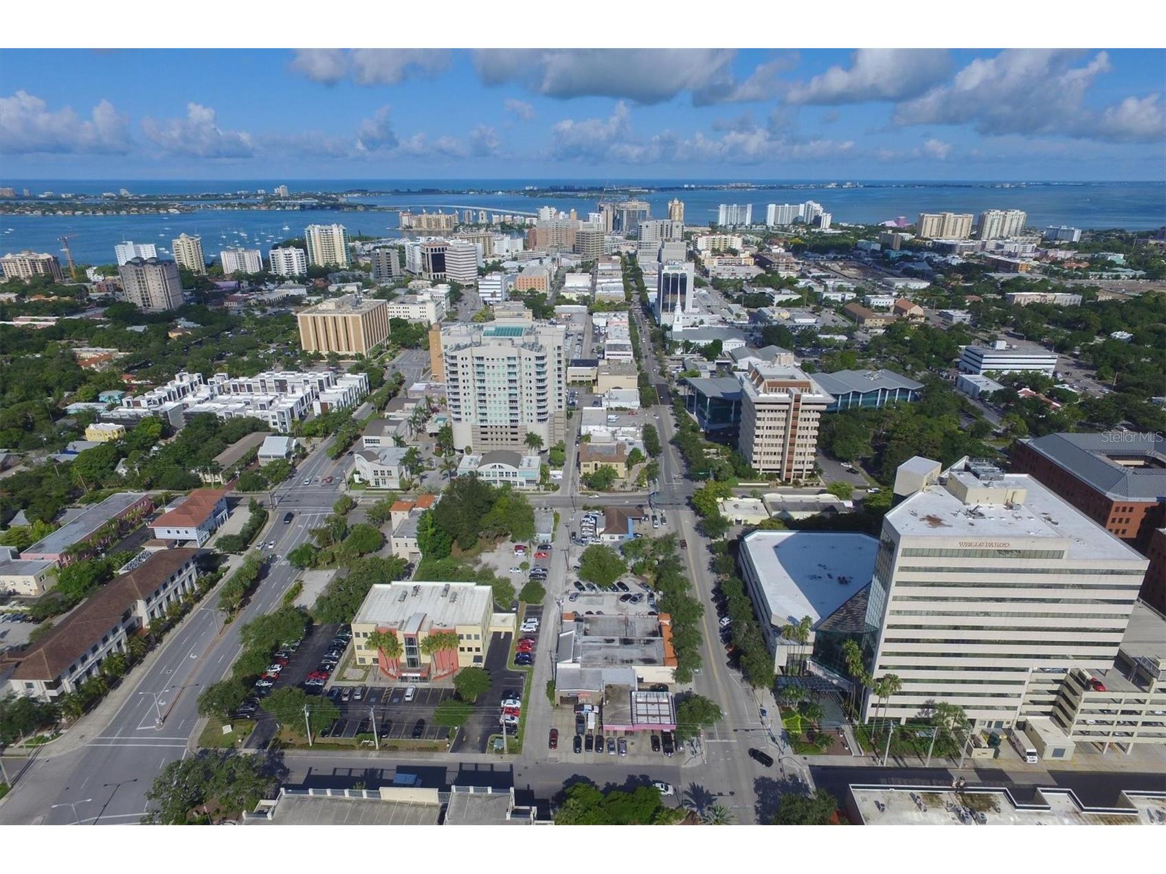 1676 Oak Street Sarasota FL 34236 A4692850 image47
