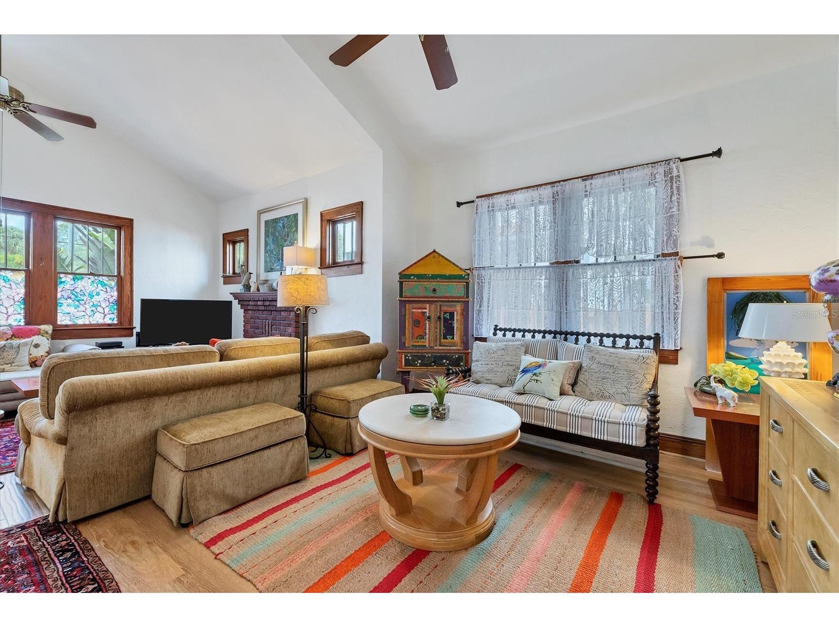 1676 Oak Street Sarasota FL 34236 A4692850 image8