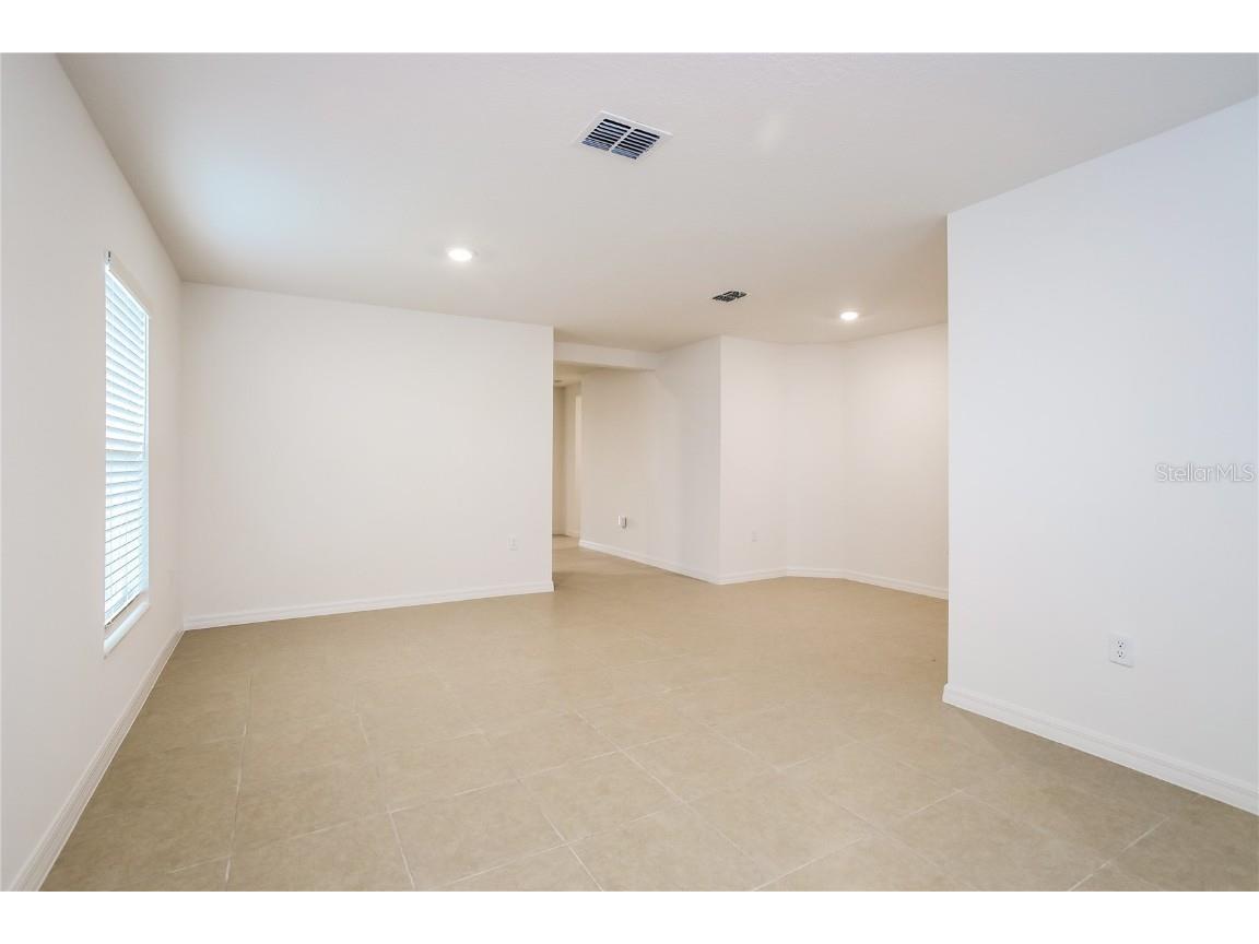 1677 Hideaway Flat Street Mascotte FL 34753 O6346388 image2