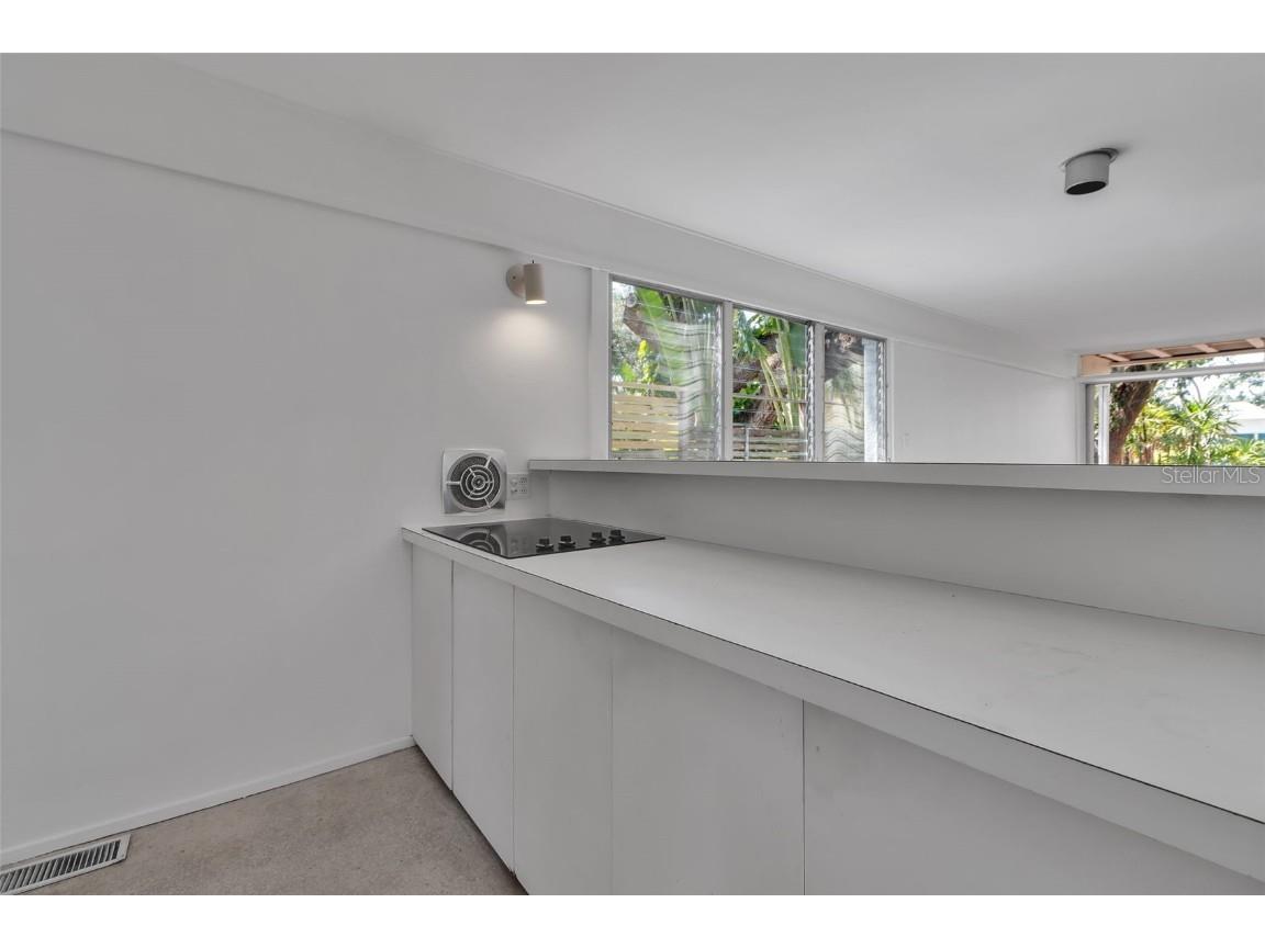 1677 Hyde Park Street Sarasota FL 34239 A4653382 image14