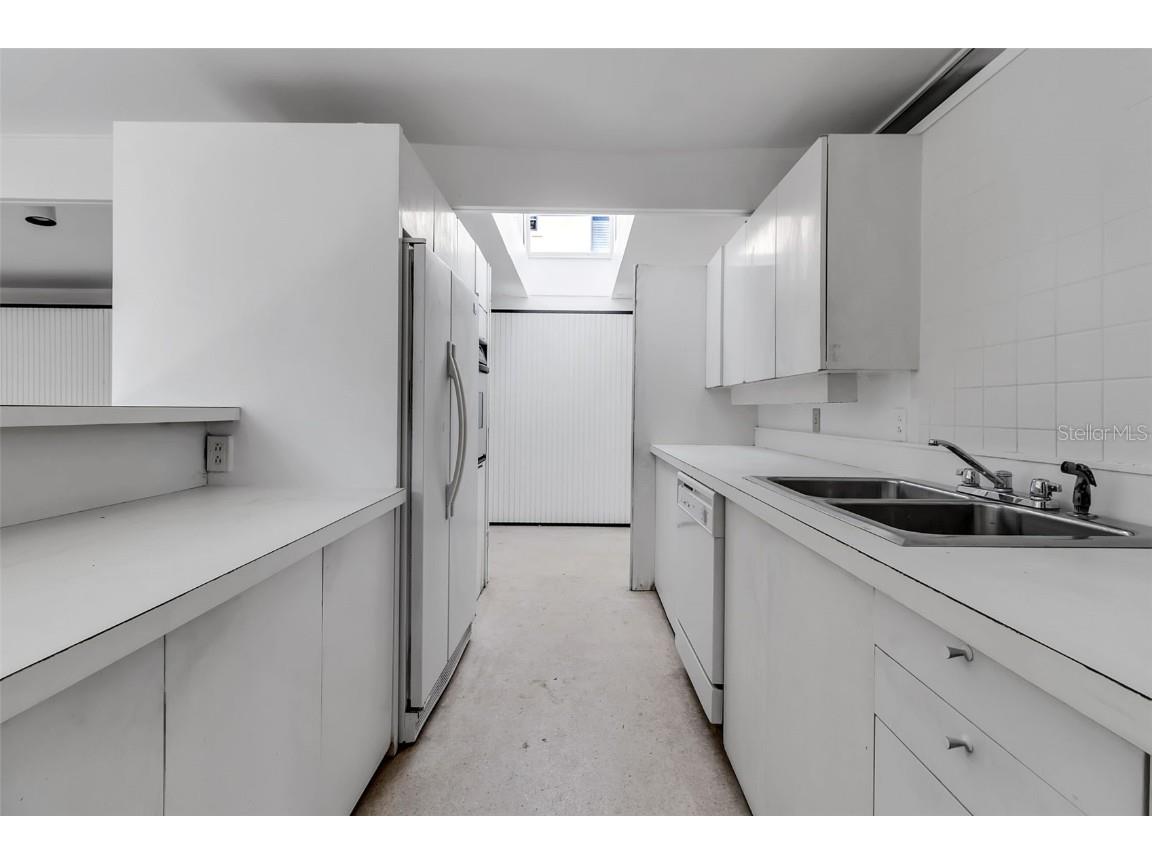 1677 Hyde Park Street Sarasota FL 34239 A4653382 image16