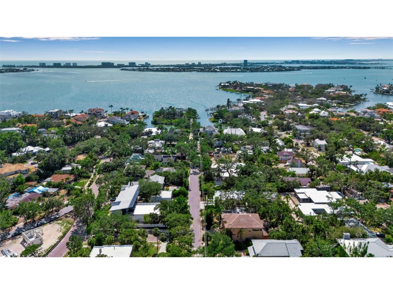 1677 Hyde Park Street Sarasota FL 34239 A4653382 image2