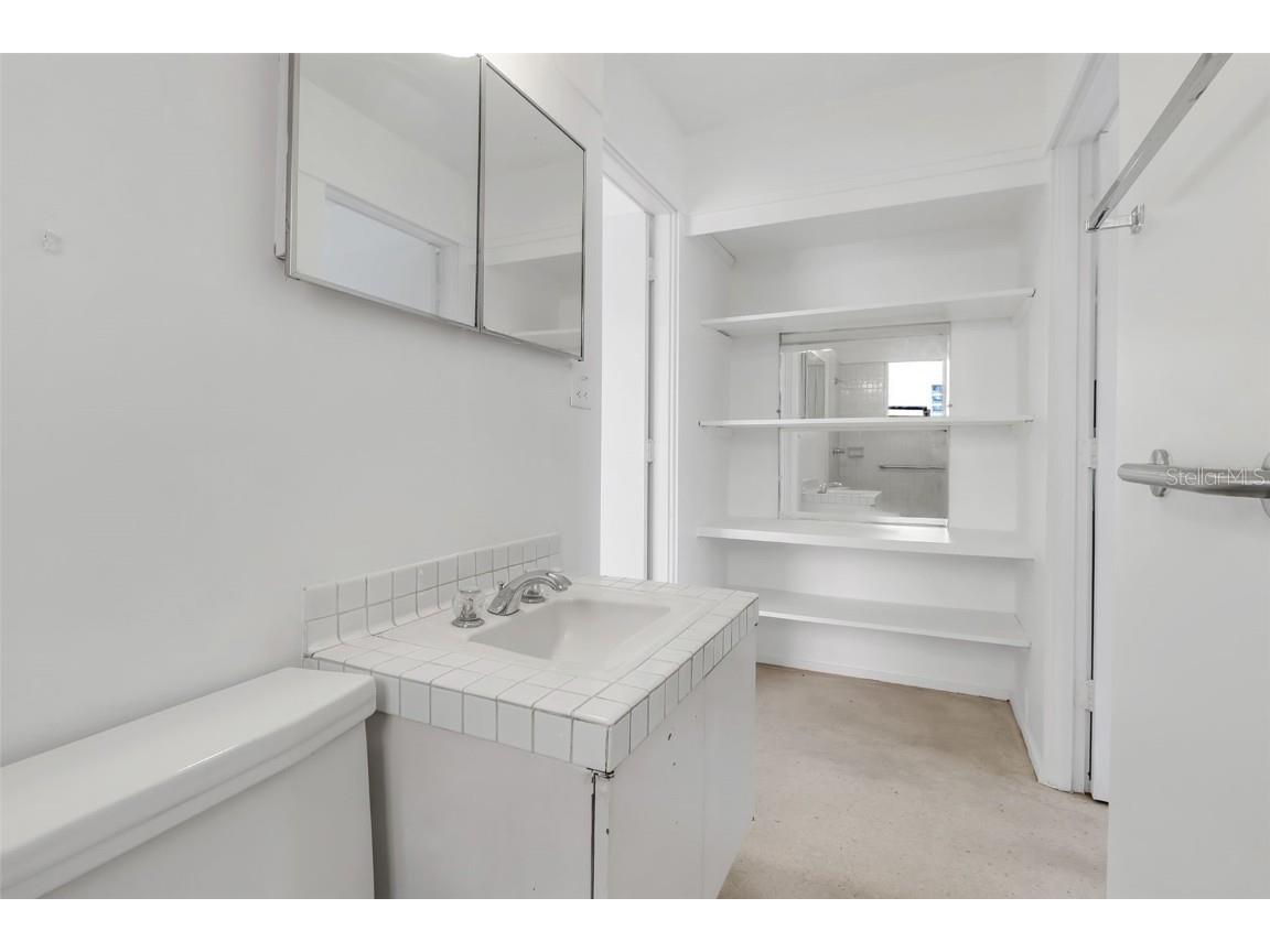 1677 Hyde Park Street Sarasota FL 34239 A4653382 image29