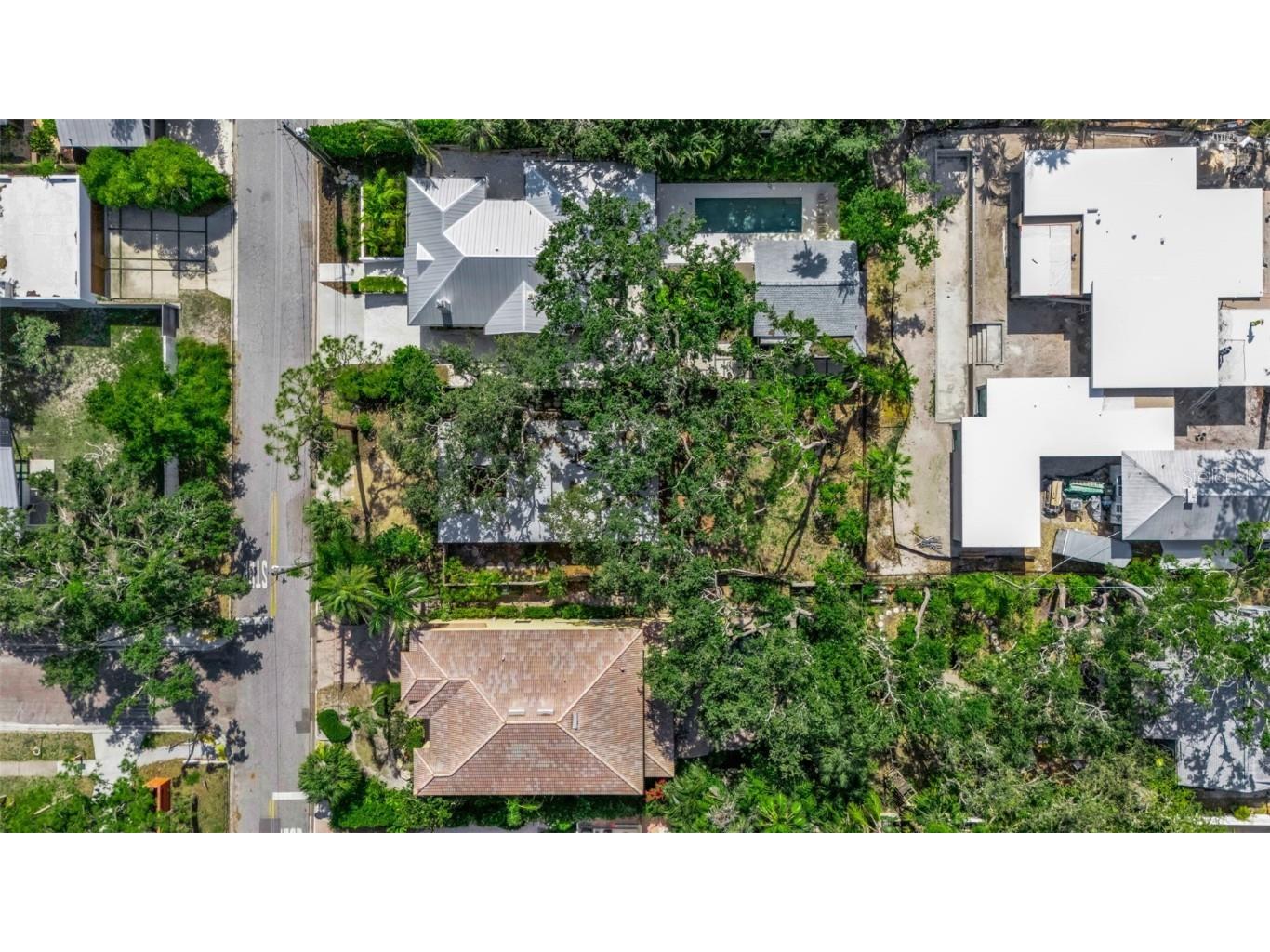 1677 Hyde Park Street Sarasota FL 34239 A4653382 image3