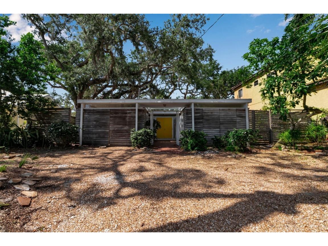 1677 Hyde Park Street Sarasota FL 34239 A4653382 image5