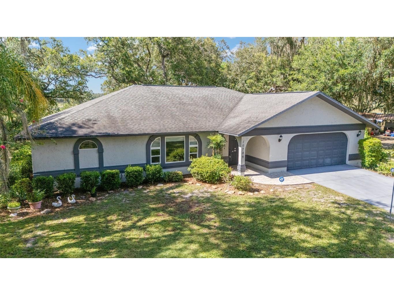 16789 SE 69th Lane Ocklawaha FL 32179 - LAKE MAHAREY LAKE PLACID OM707072 image1