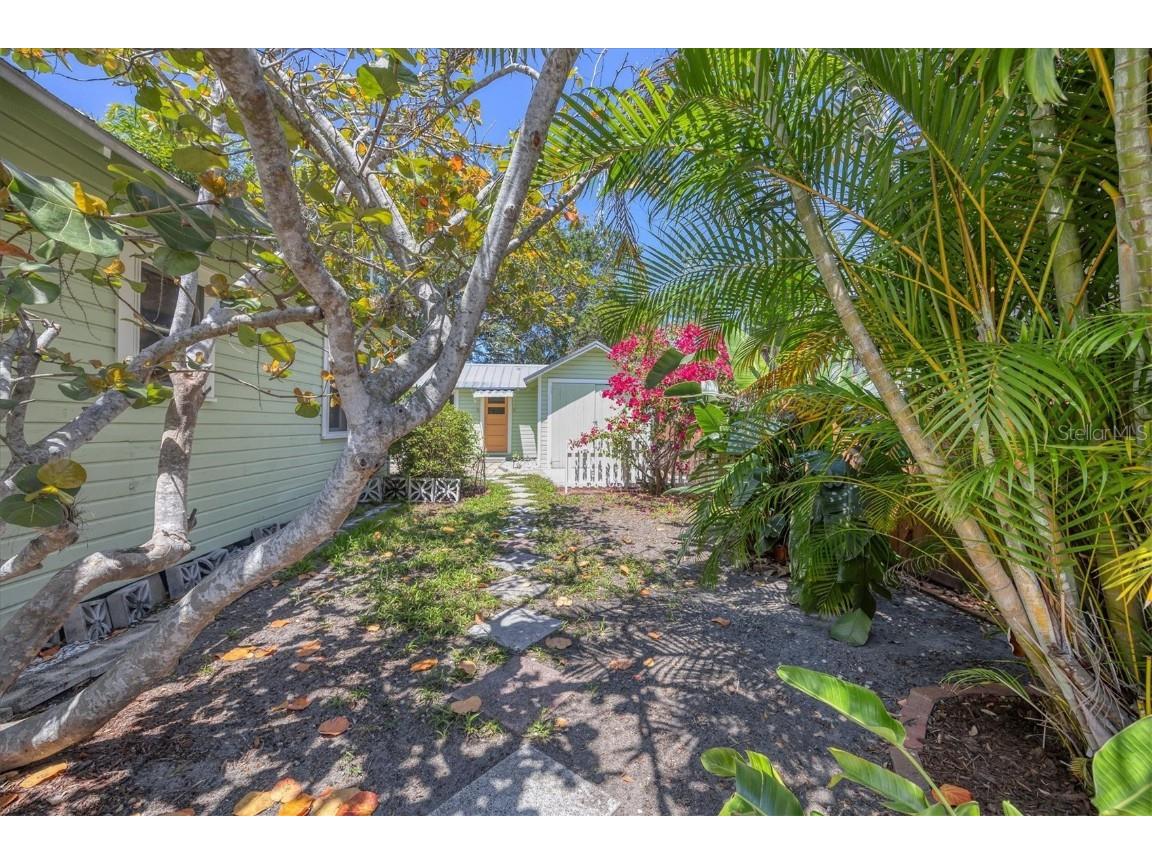 1679 Arlington Street Sarasota FL 34239 A4645254 image23