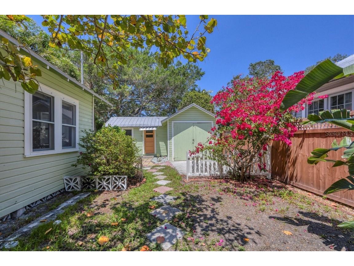 1679 Arlington Street Sarasota FL 34239 A4645254 image24