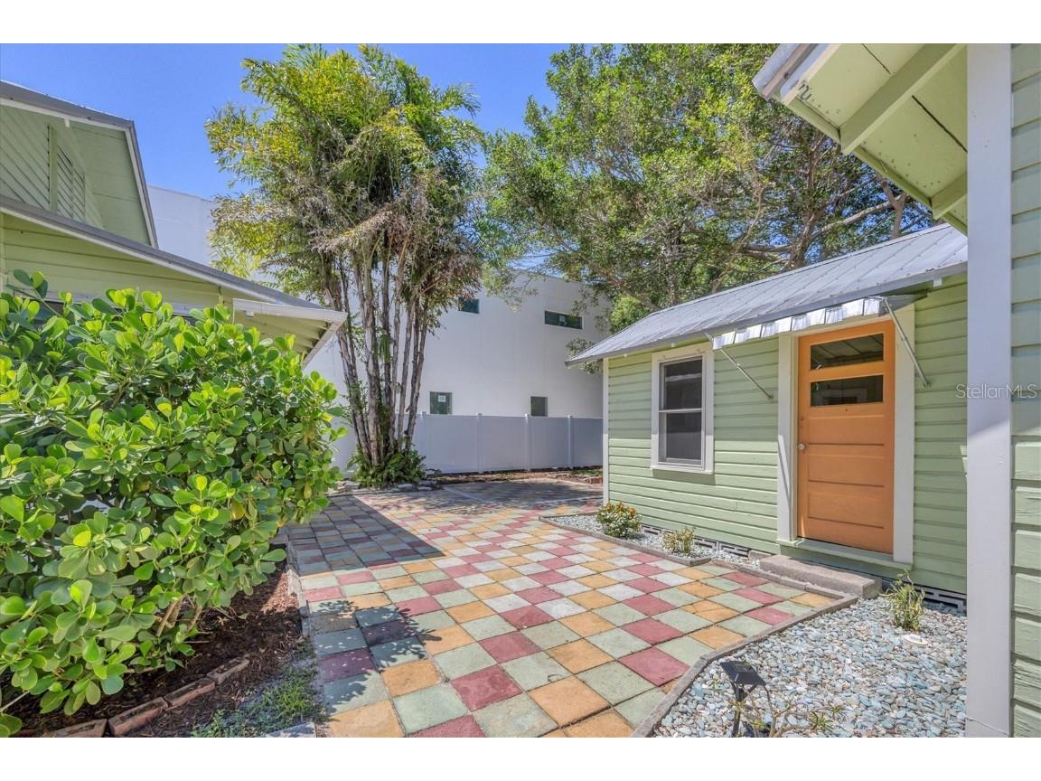 1679 Arlington Street Sarasota FL 34239 A4645254 image26