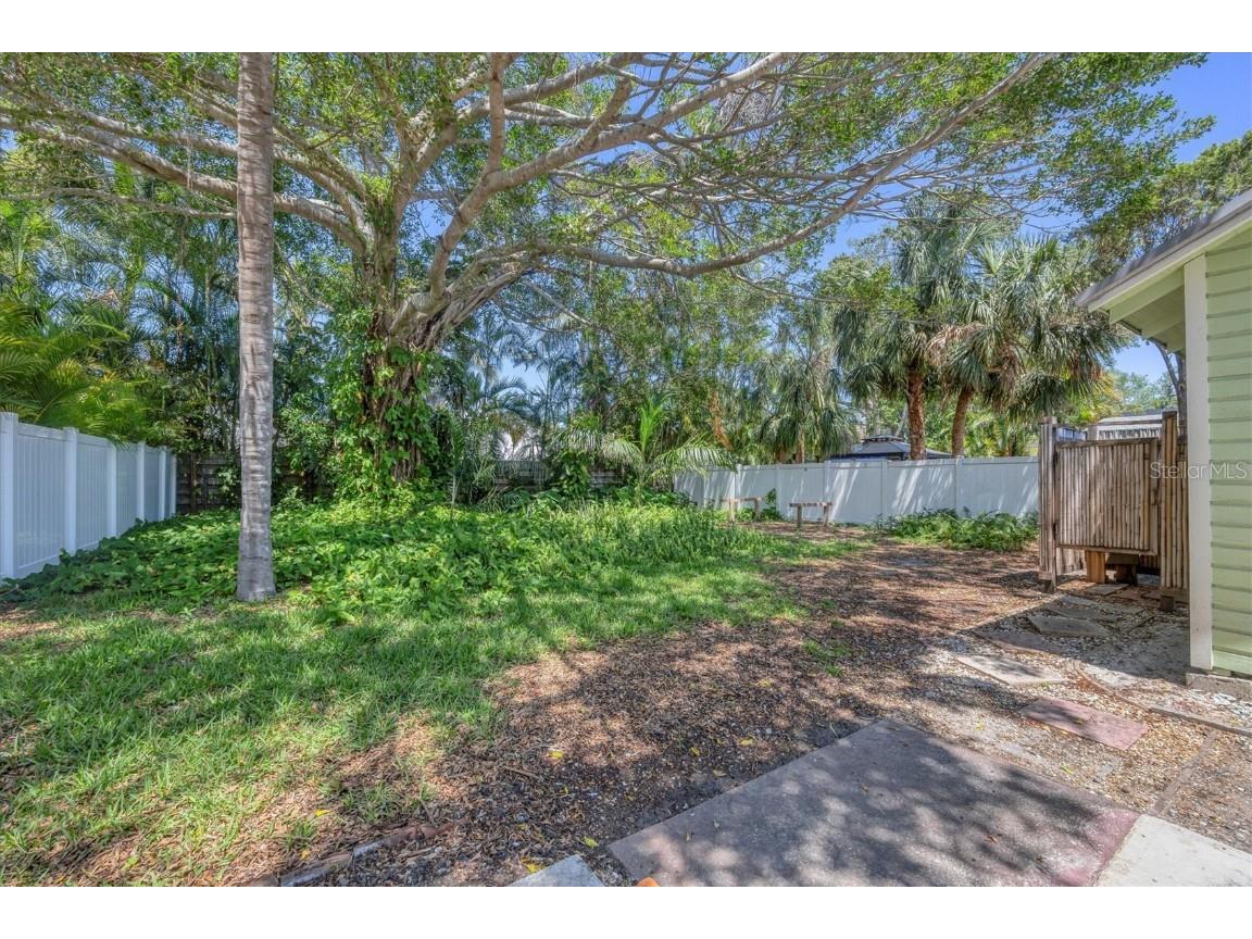 1679 Arlington Street Sarasota FL 34239 A4645254 image35