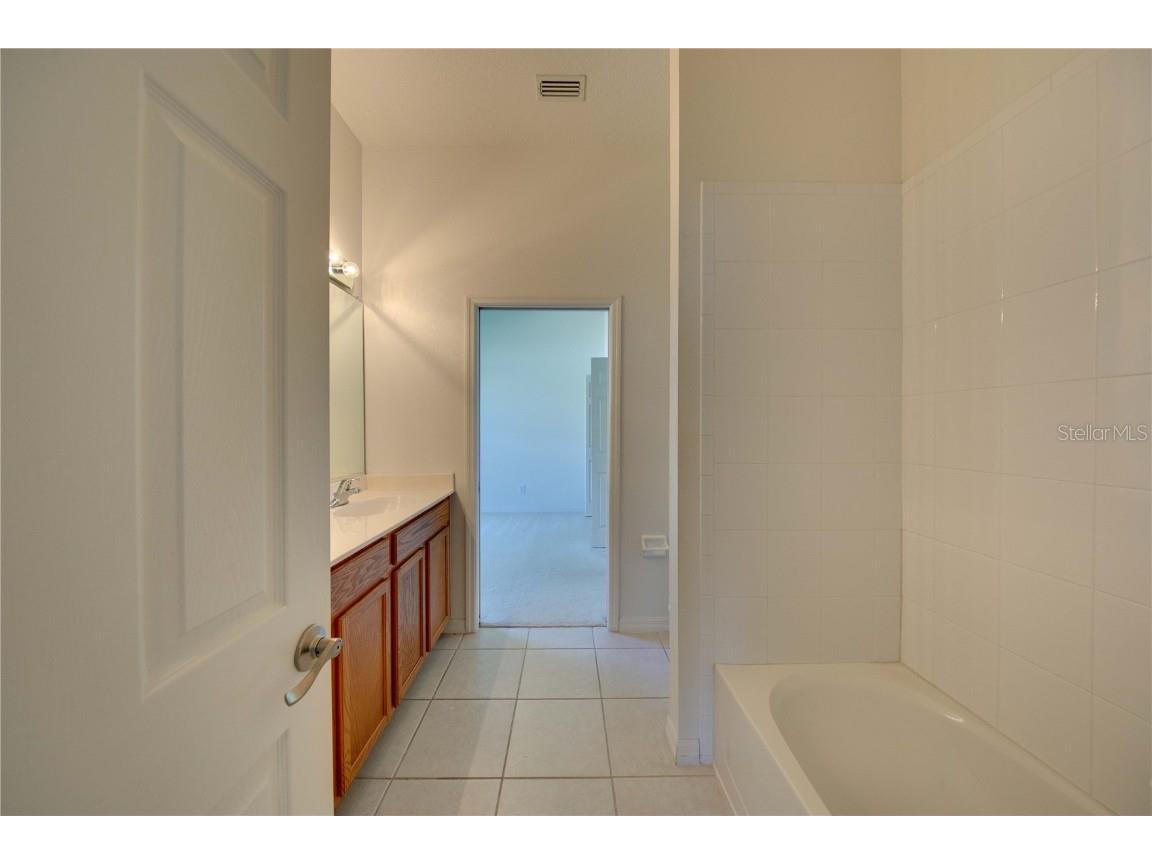 1679 Pinyon Pine Drive Sarasota FL 34240 TB8450617 image9