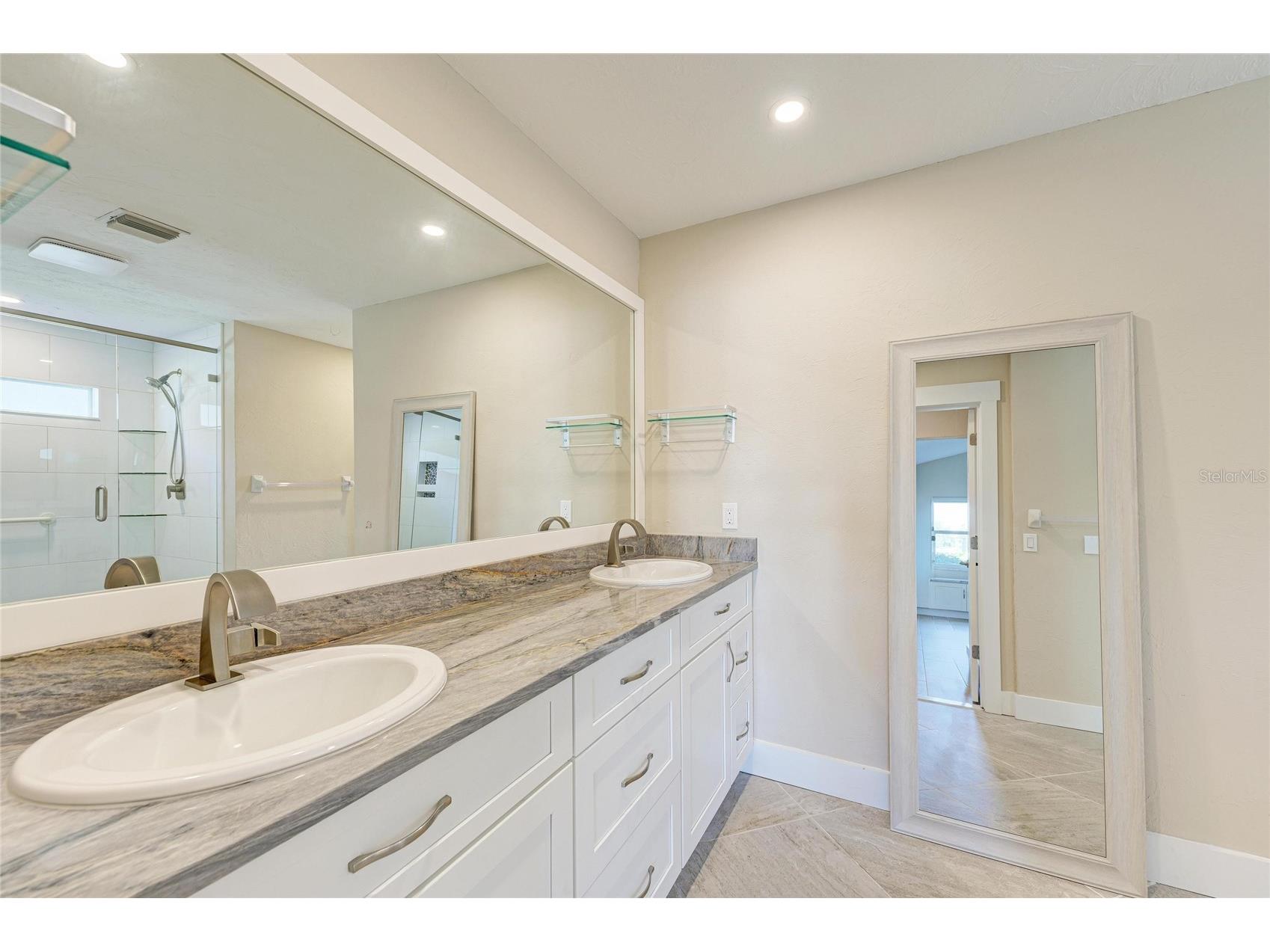 1679 Valley Drive Venice FL 34292 A4684031 image38