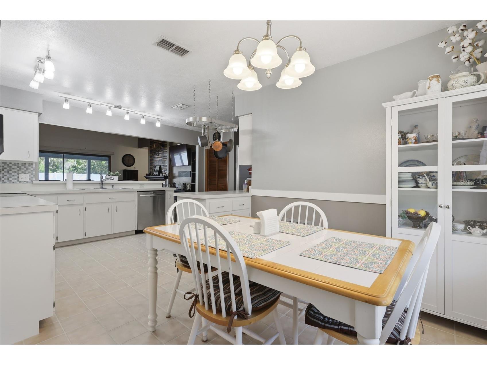 168 Community Drive Debary FL 32713 V4948752 image23