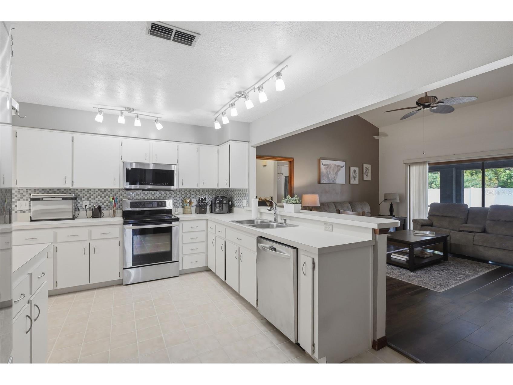 168 Community Drive Debary FL 32713 V4948752 image25
